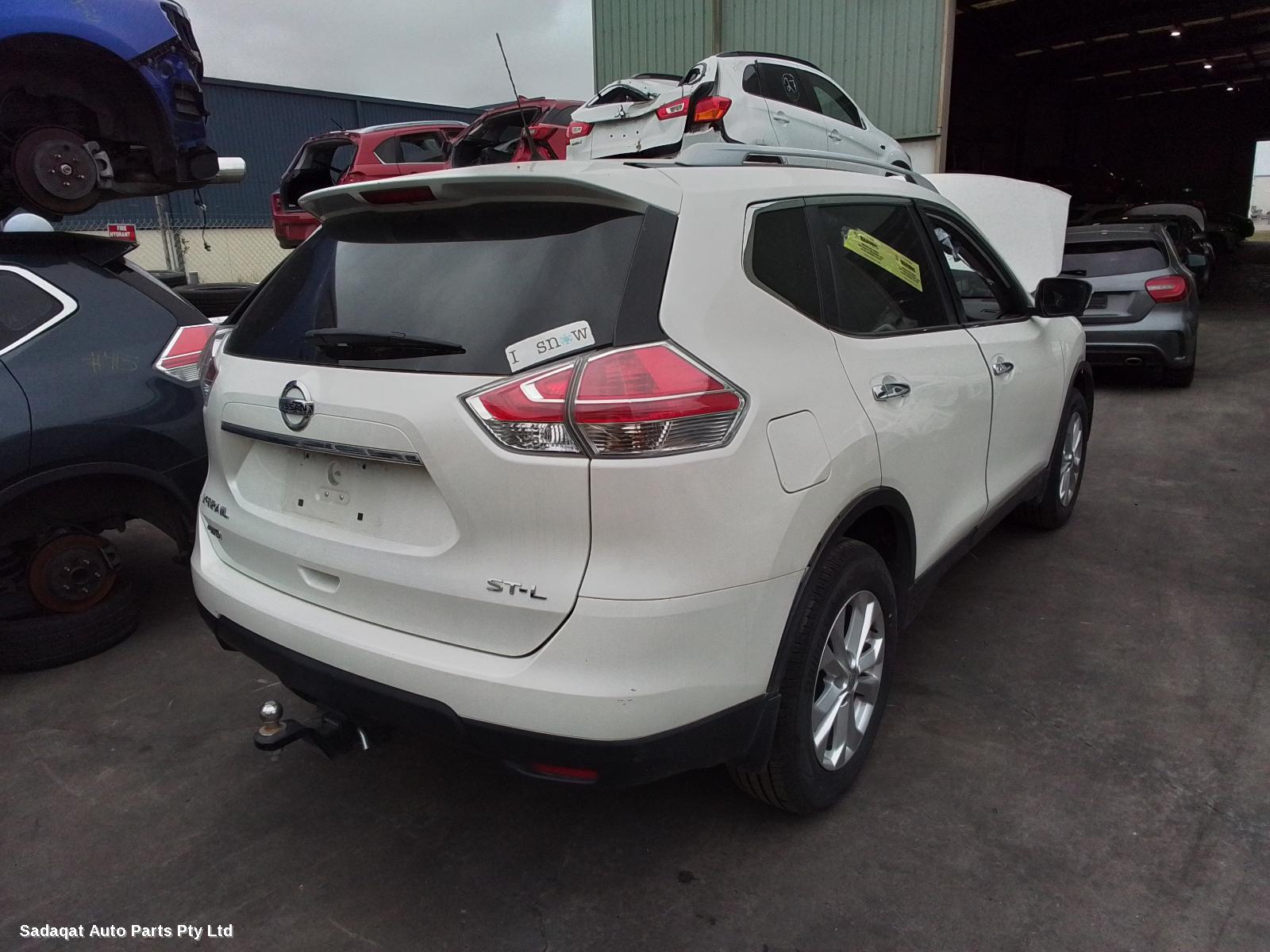 Nissan Xtrail Left Door Mirror