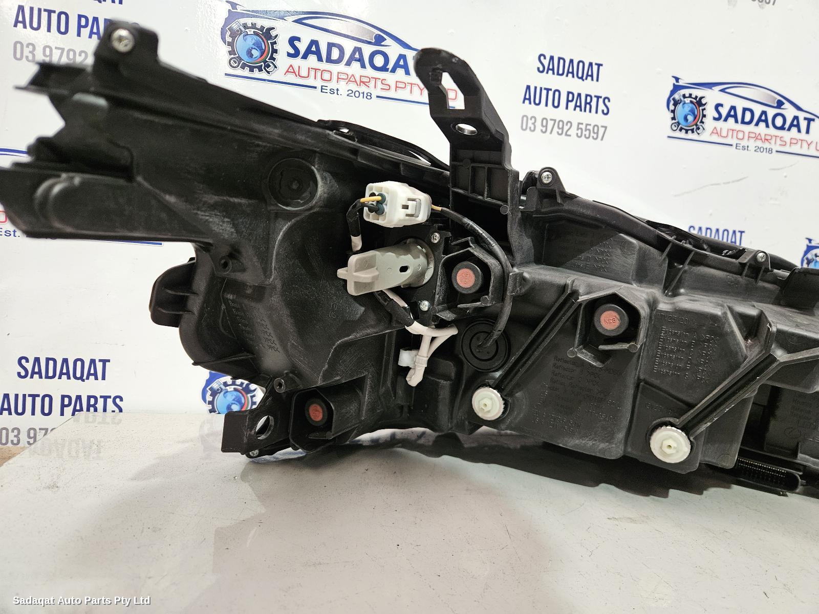 Lexus Es Series (13-) Left Headlamp