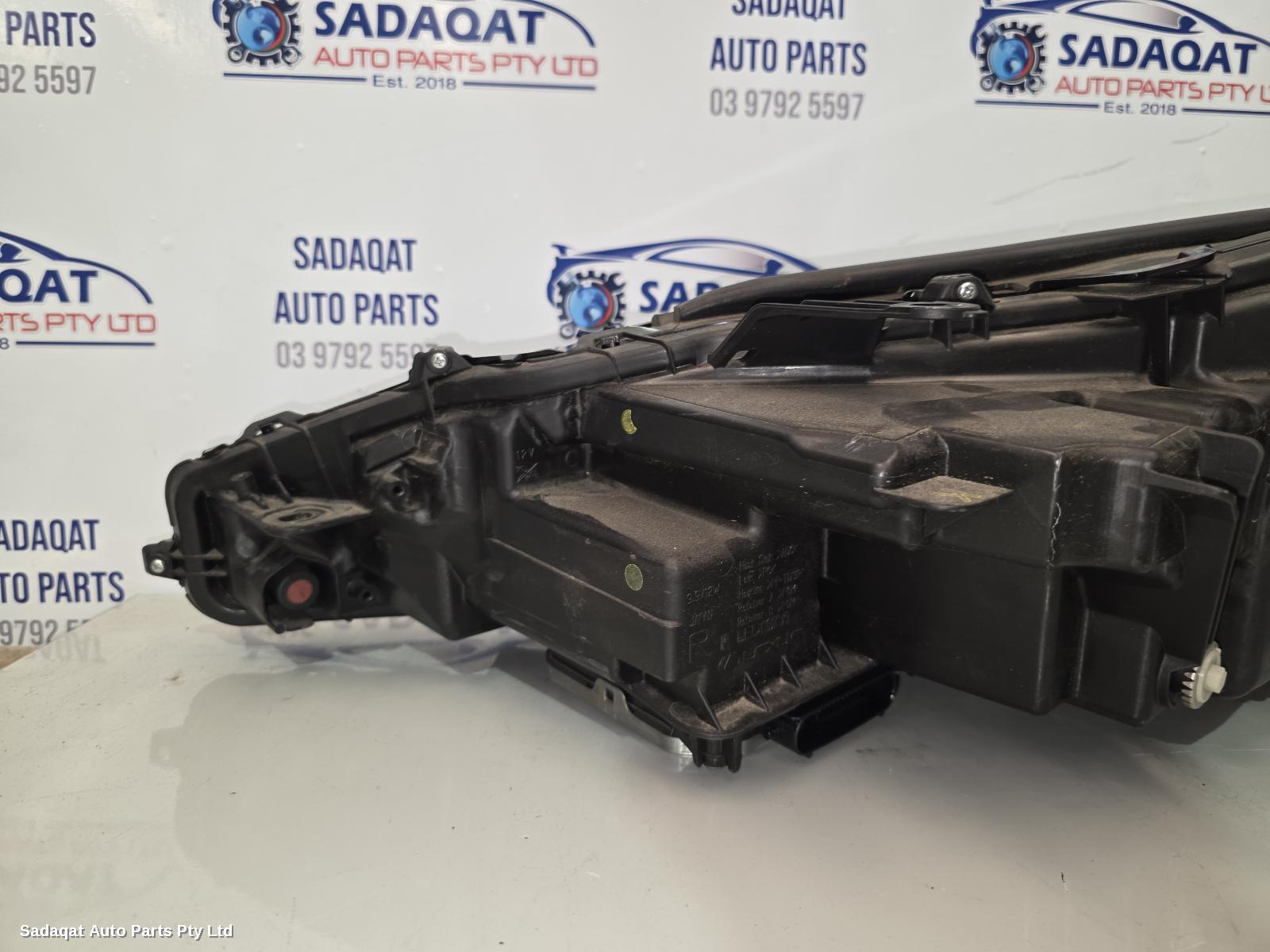 Lexus Es Series (13-) Right Headlamp