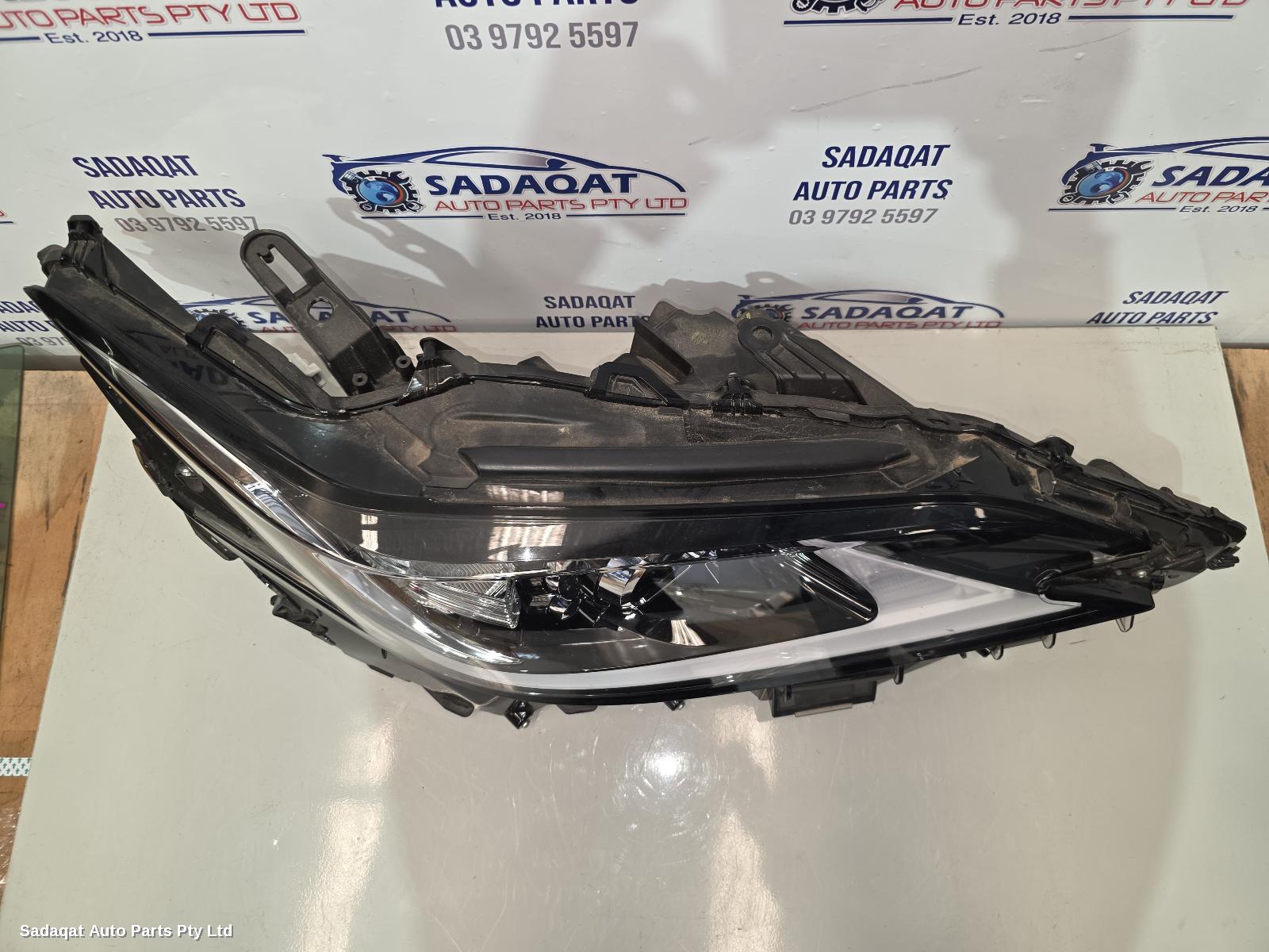 Lexus Es Series (13-) Right Headlamp