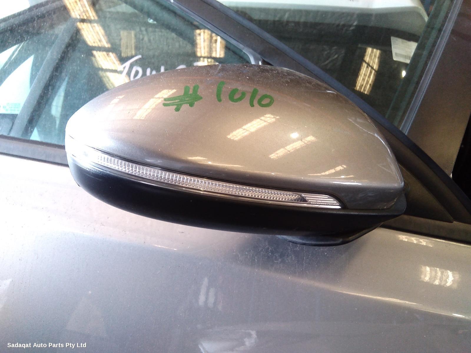 Kia Cerato Right Door Mirror