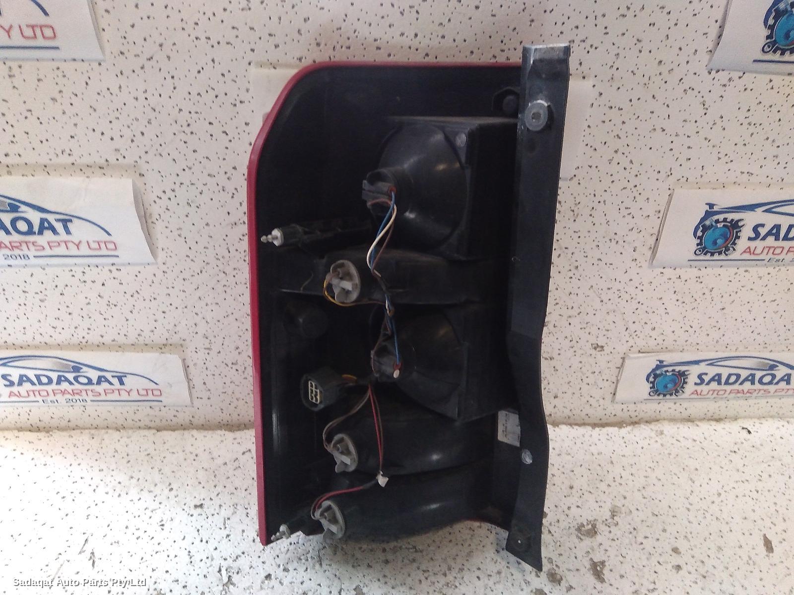 Land Rover Discovery Right Taillight