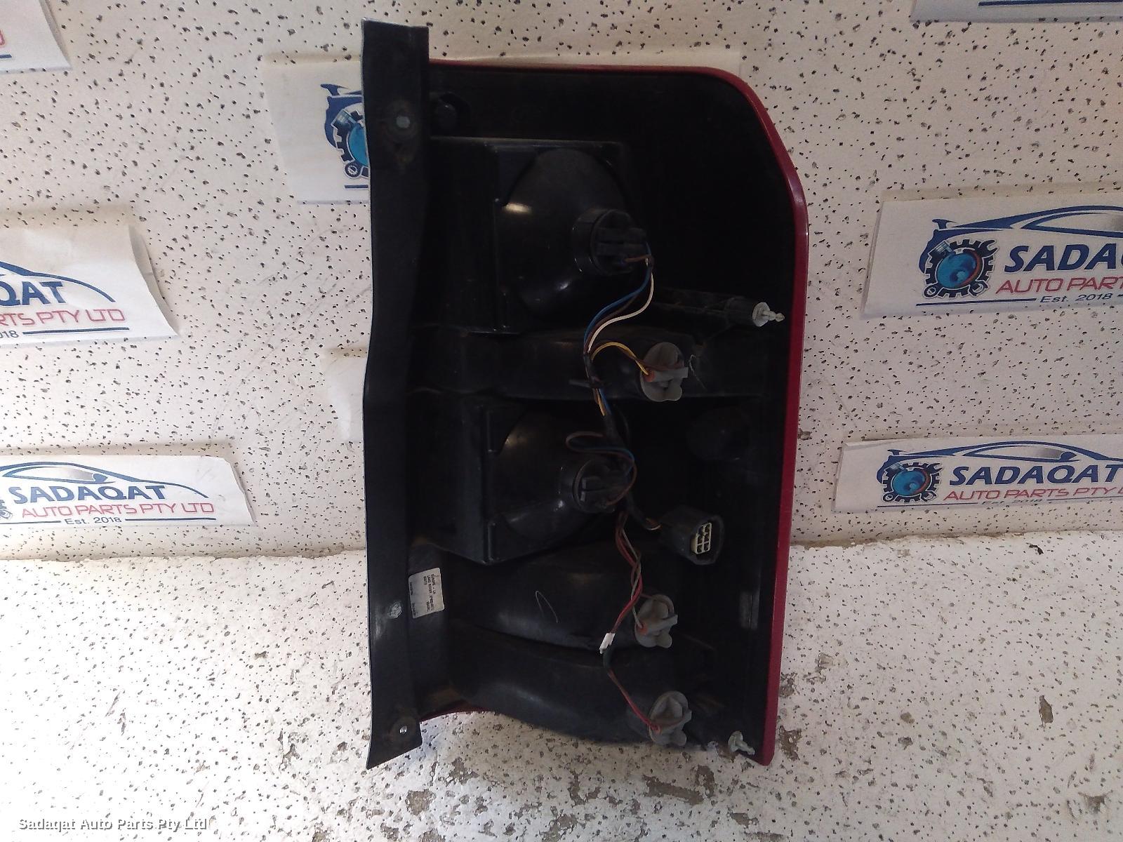 Land Rover Discovery Left Taillight