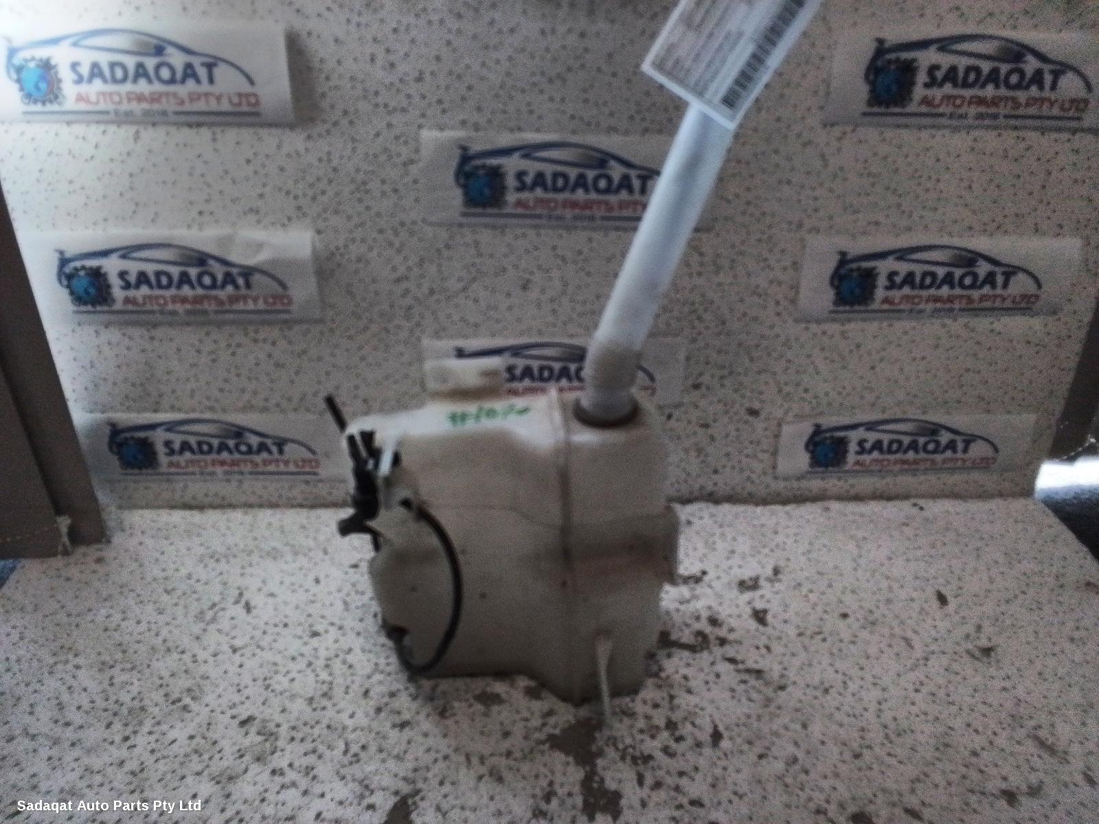 Mitsubishi Outlander Washer Bottle