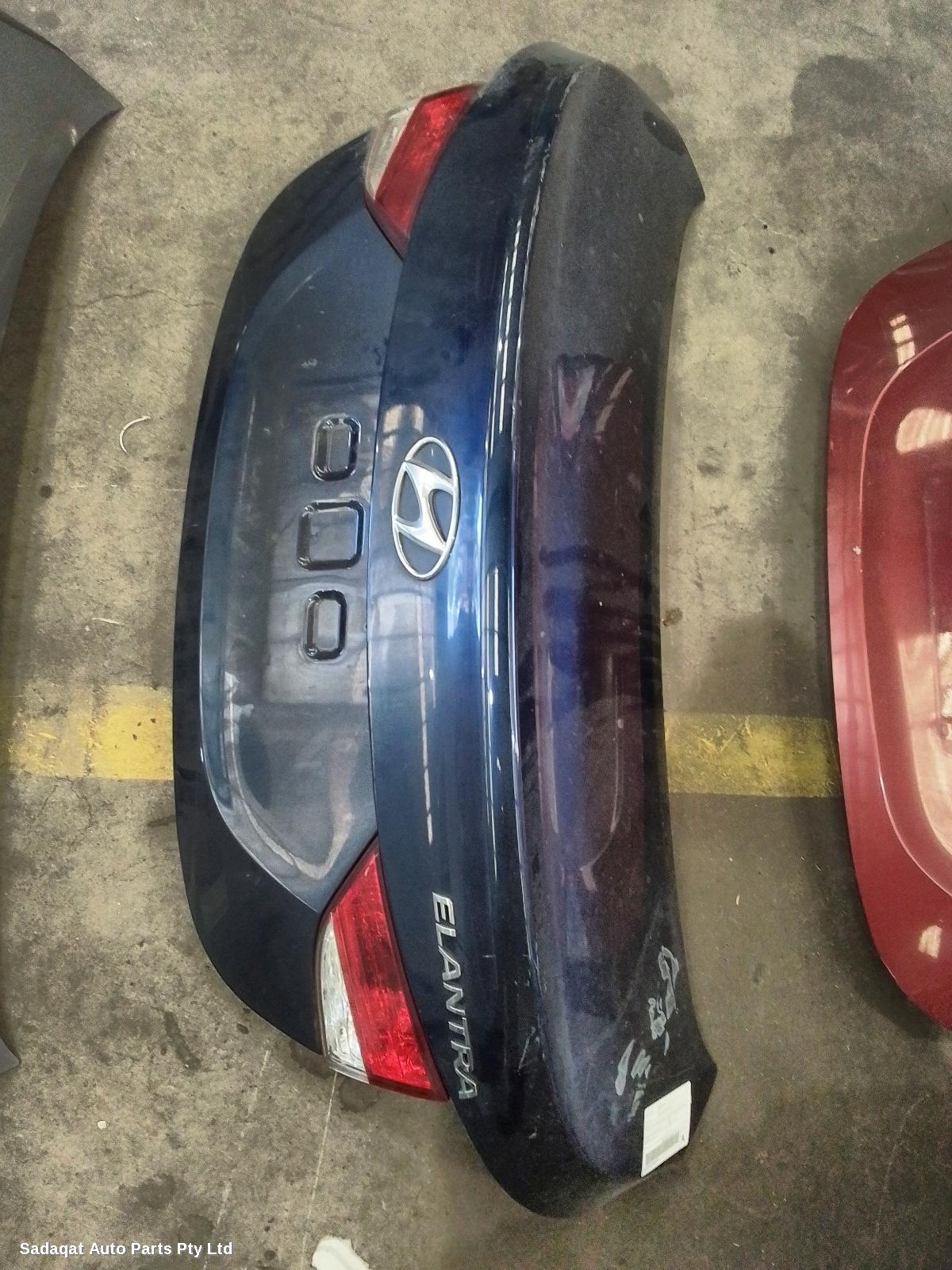 Hyundai Elantra Bootlid/tailgate