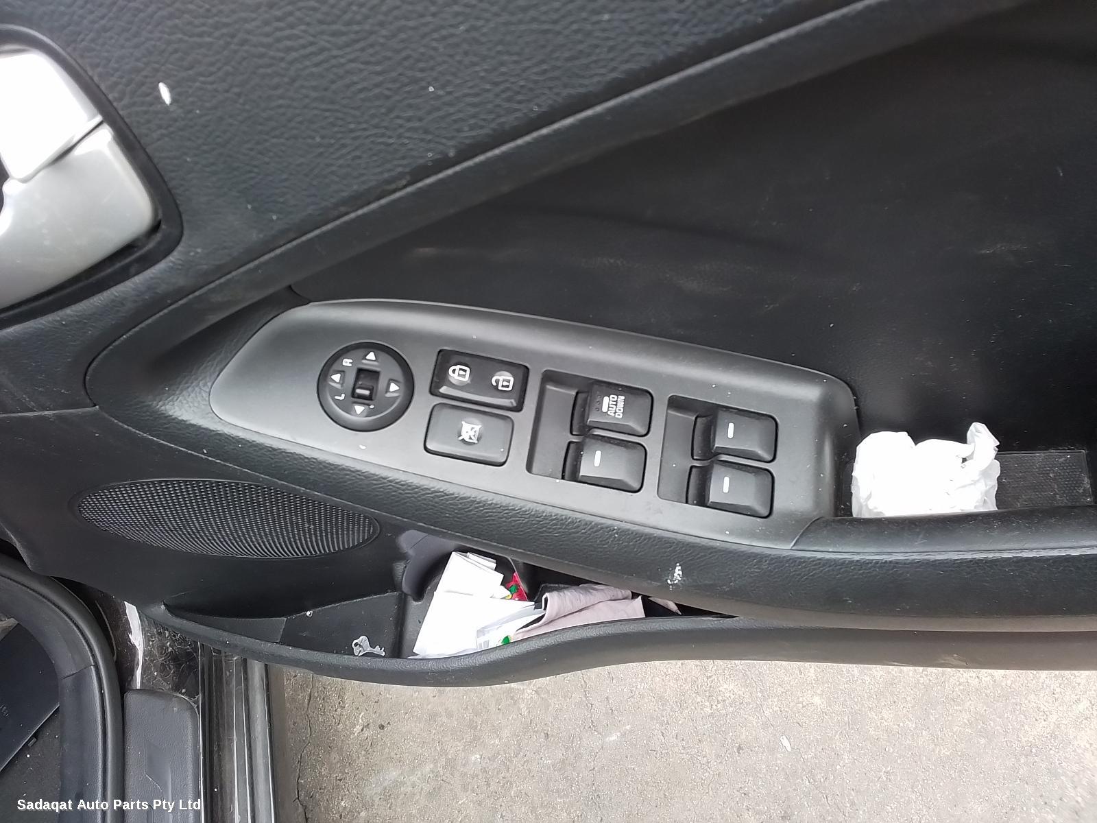 Kia Cerato Right Front Door
