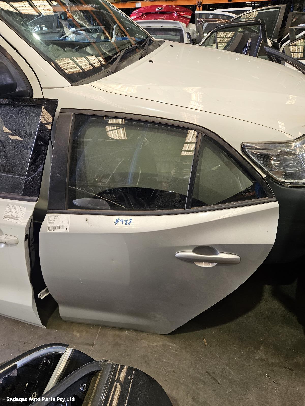 Toyota Corolla Left Rear Door/sliding