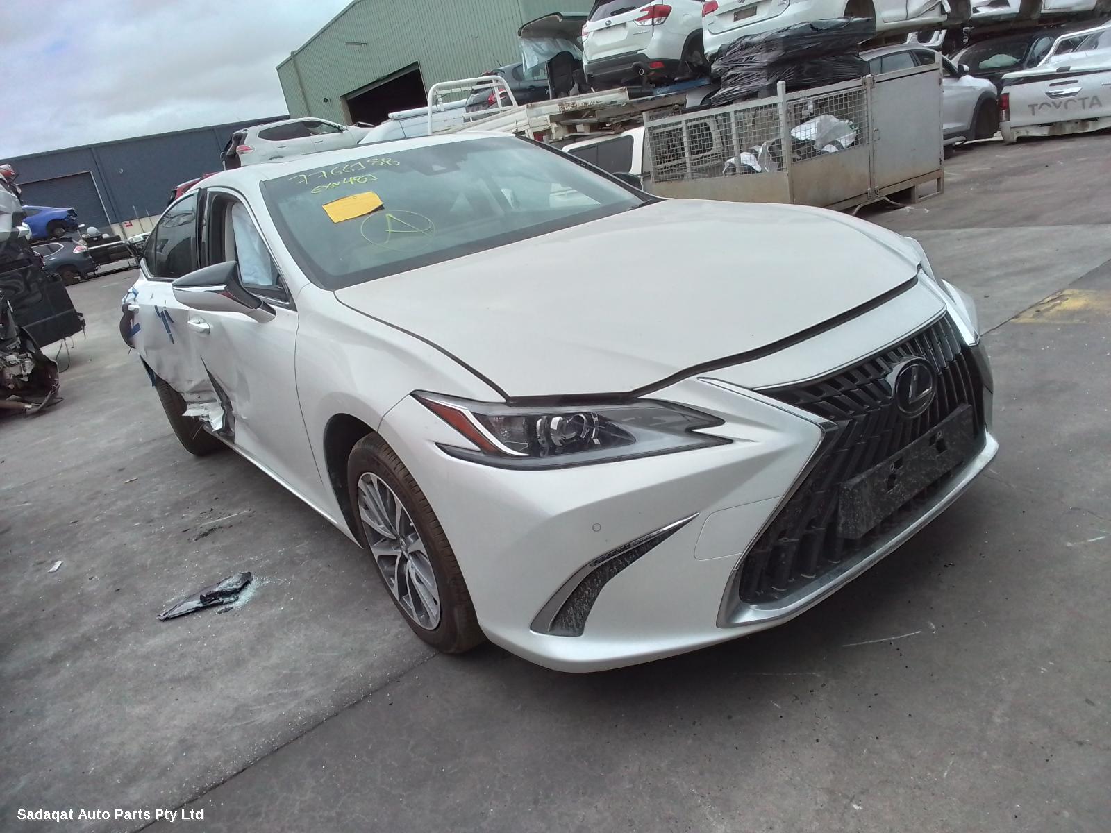 Lexus Es Series (13-) Left Headlamp