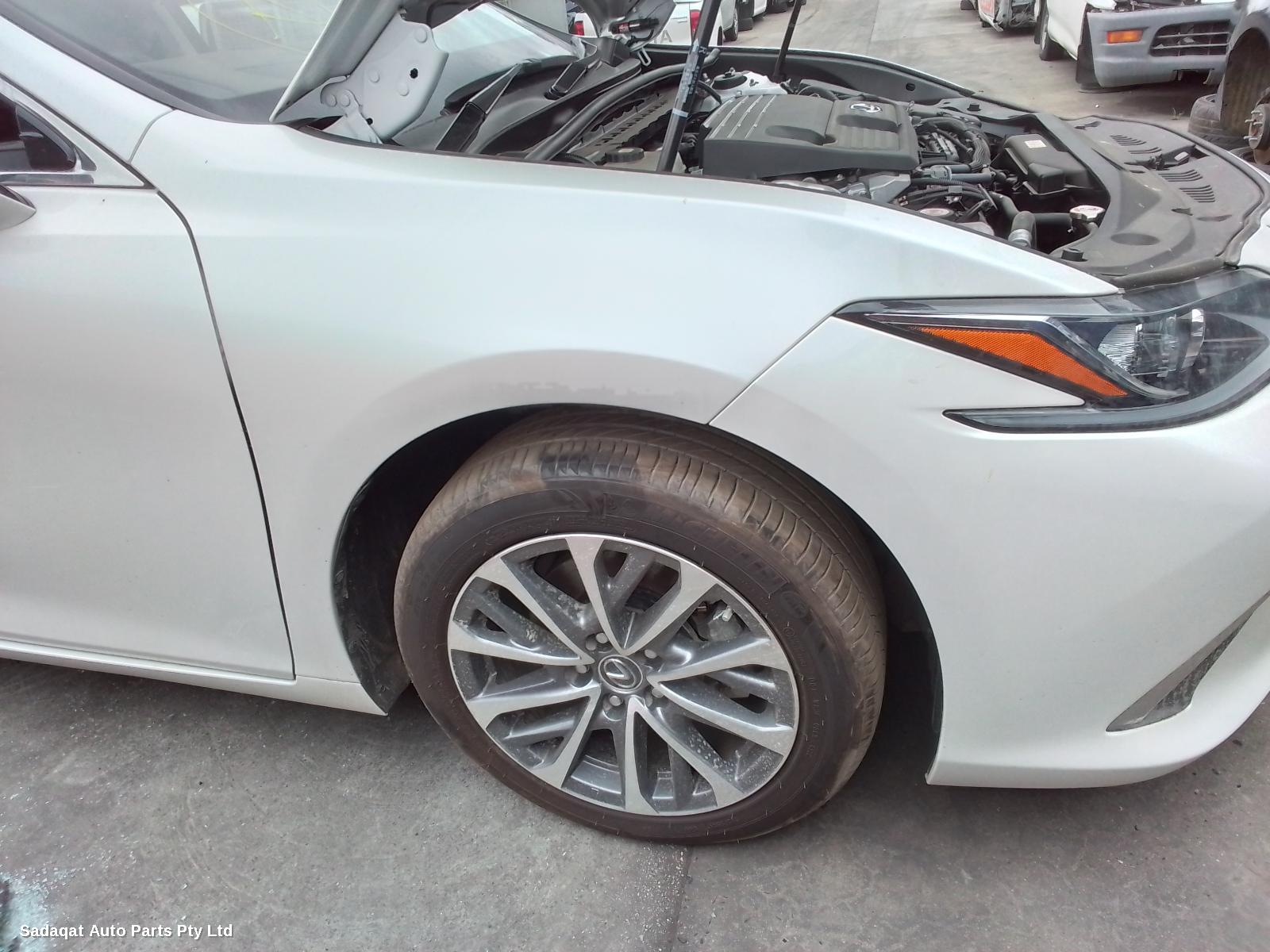 Lexus Es Series (13-) Left Headlamp