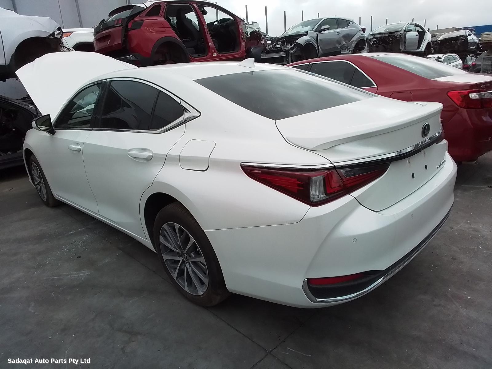 Lexus Es Series (13-) Left Headlamp