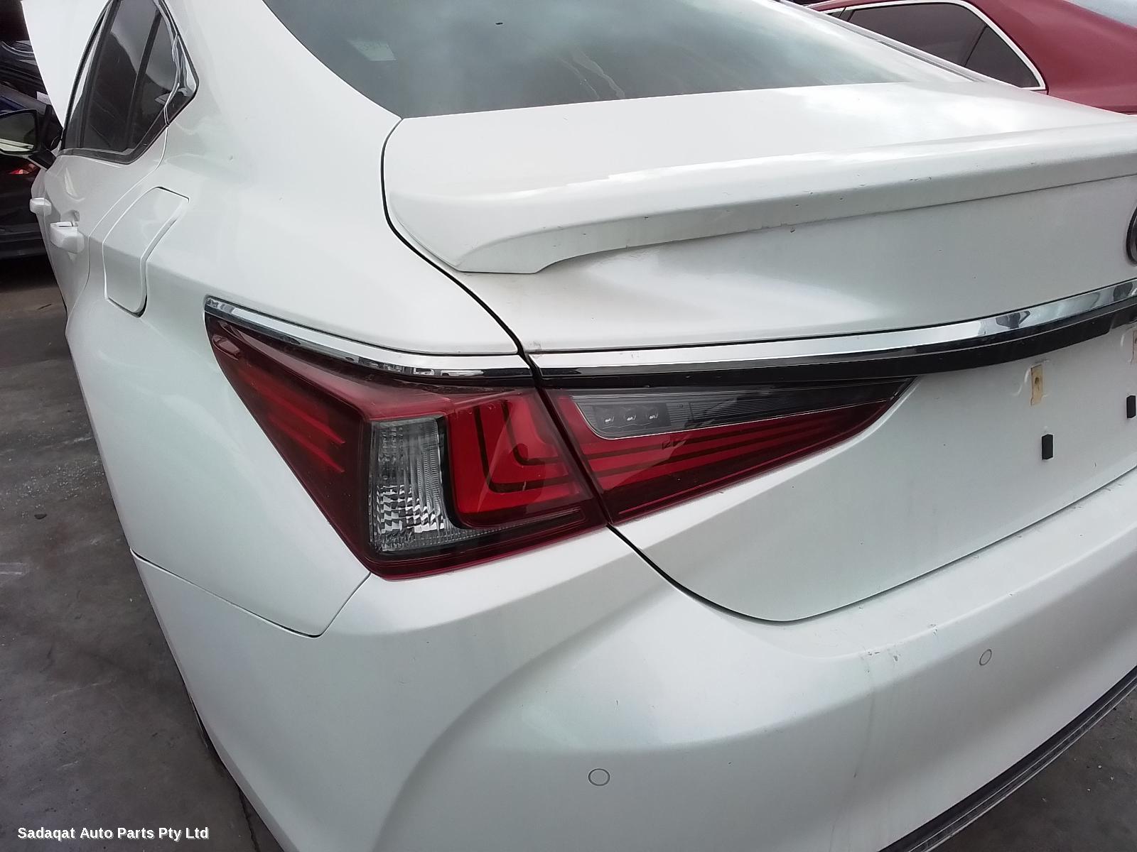 Lexus Es Series (13-) Left Headlamp