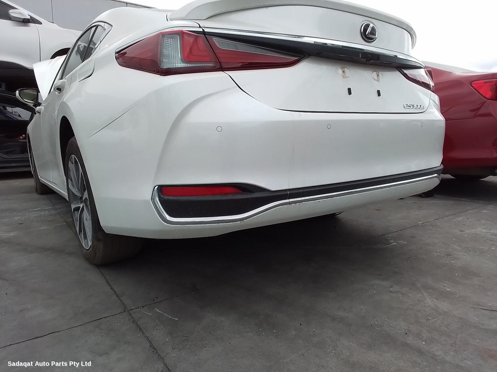 Lexus Es Series (13-) Left Headlamp