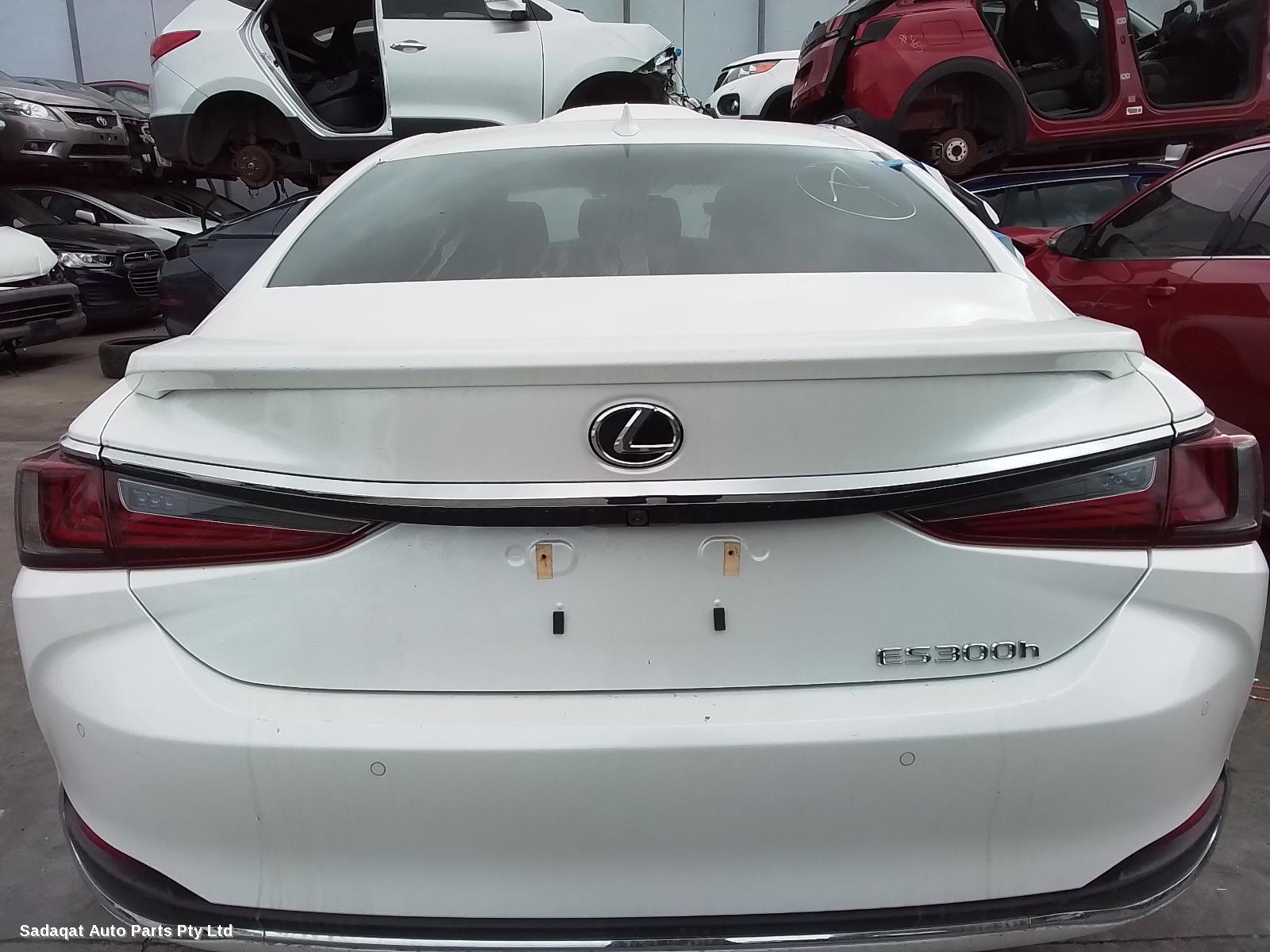 Lexus Es Series (13-) Left Headlamp