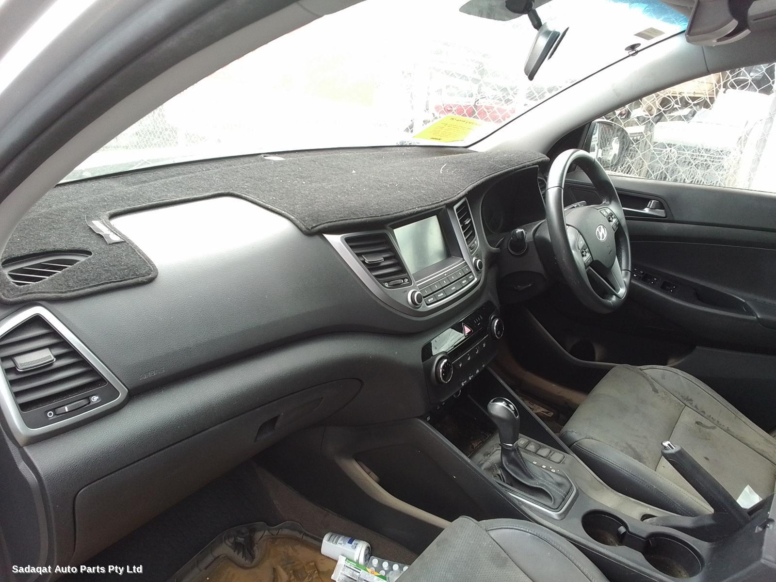 Hyundai Tucson Right Guard