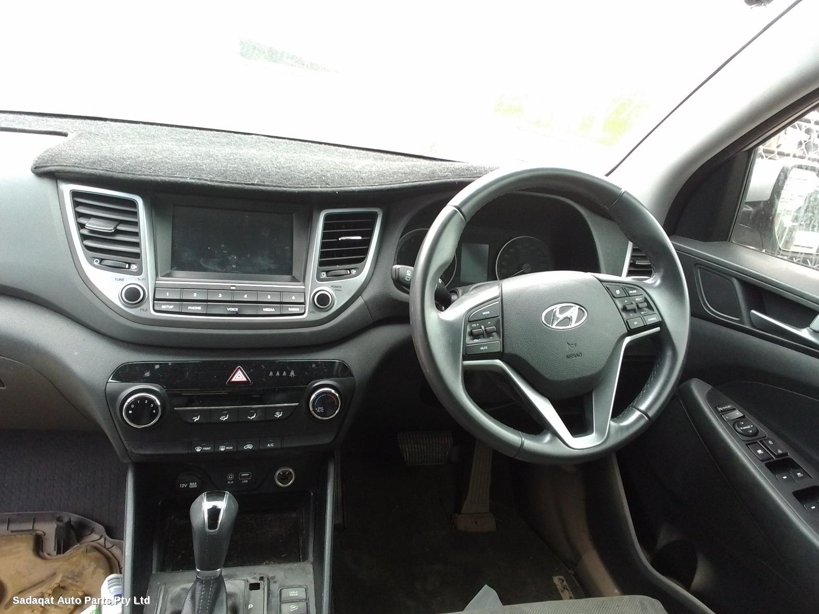 Hyundai Tucson Right Guard