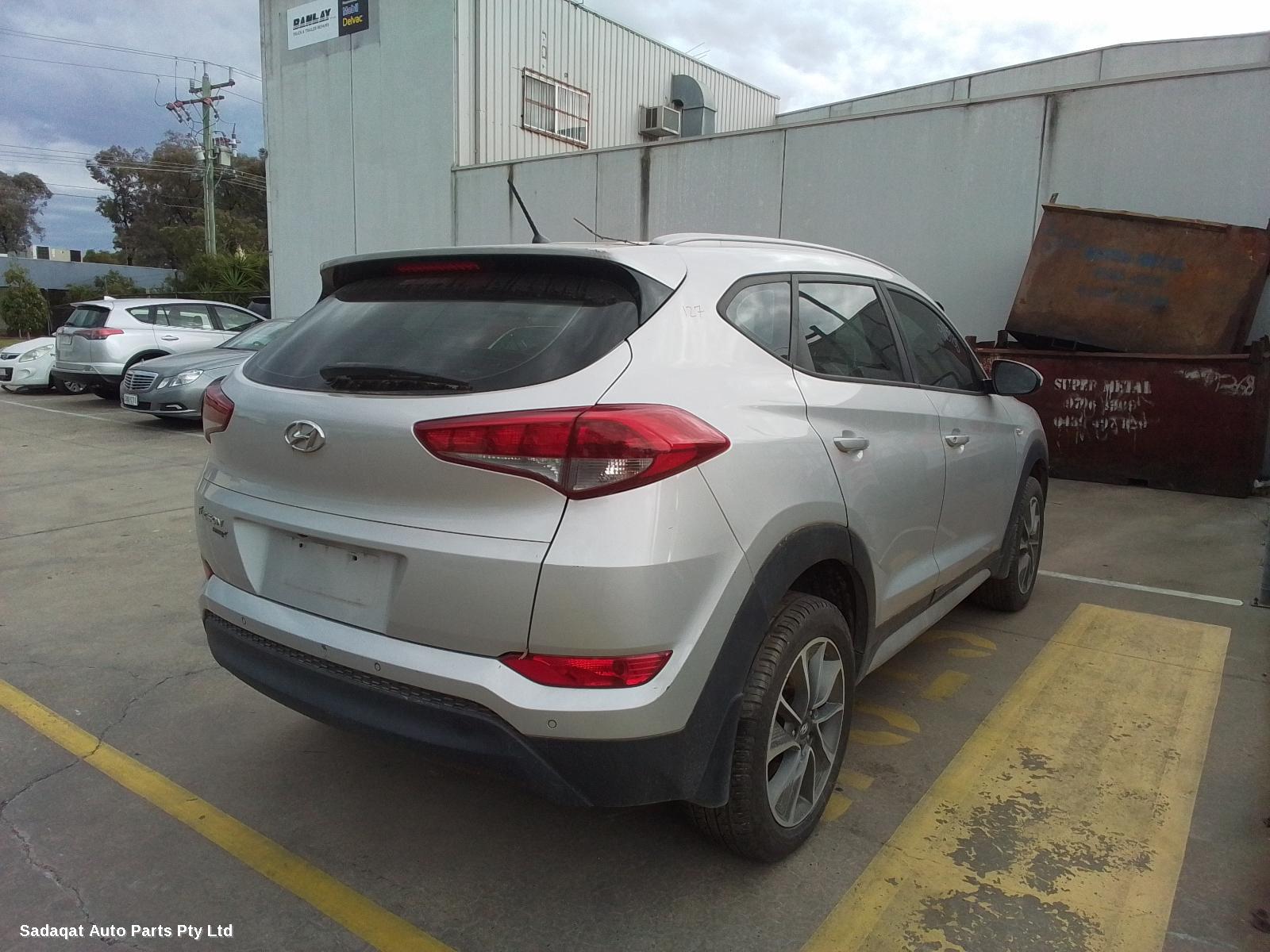 Hyundai Tucson Right Guard