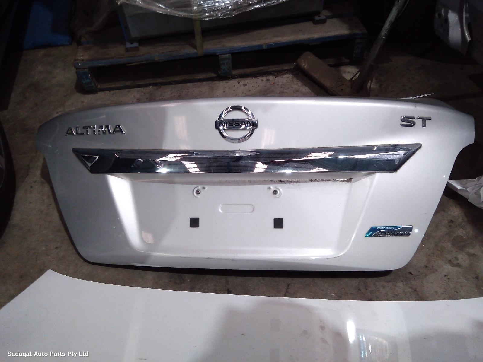 Nissan Altima Bootlid/tailgate