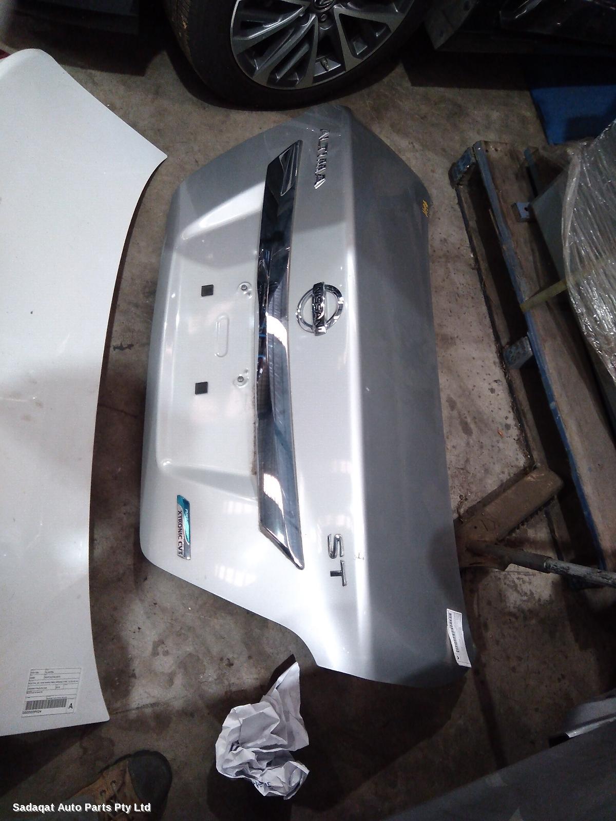 Nissan Altima Bootlid/tailgate