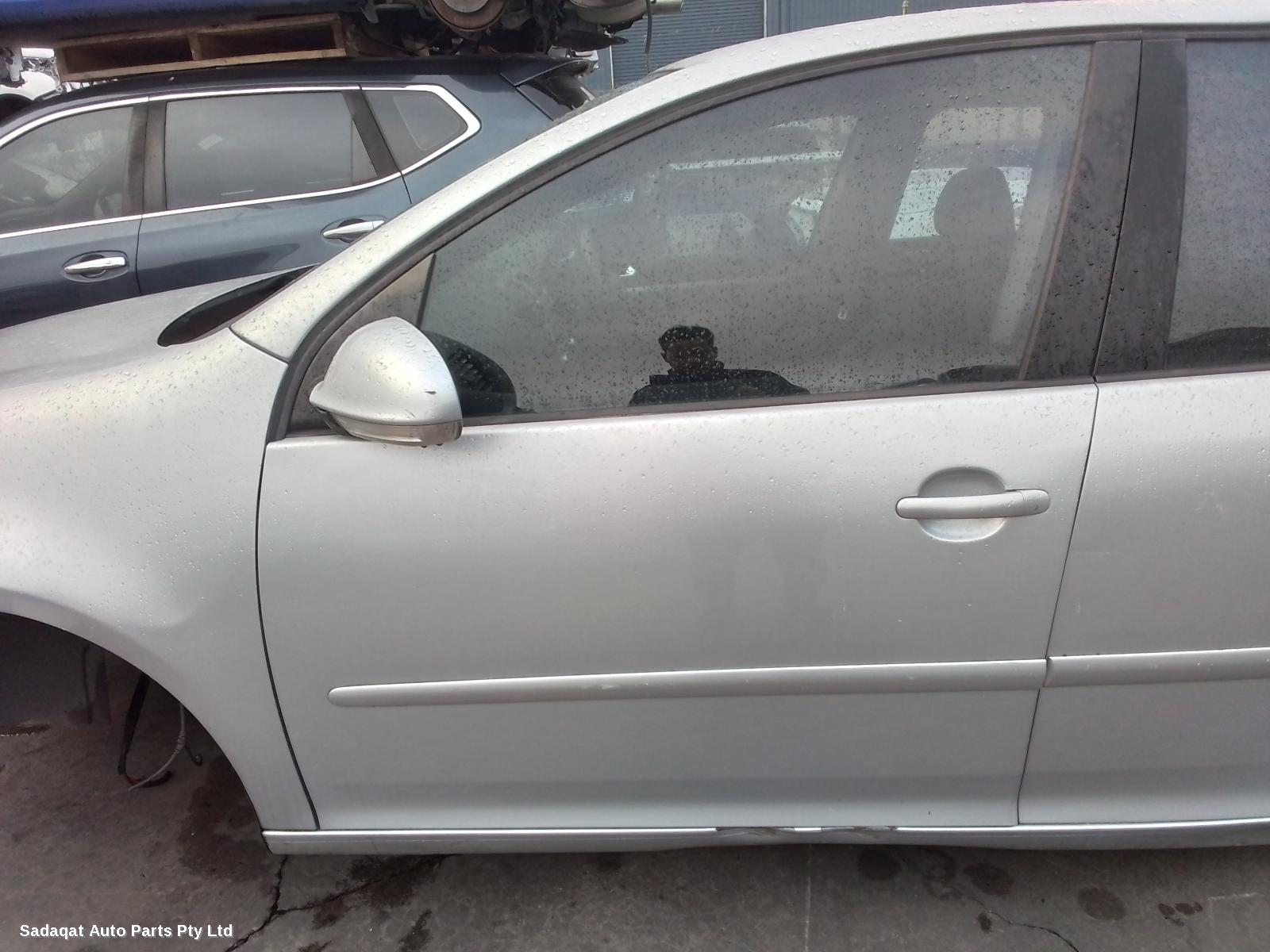 Volkswagen Golf Right Guard