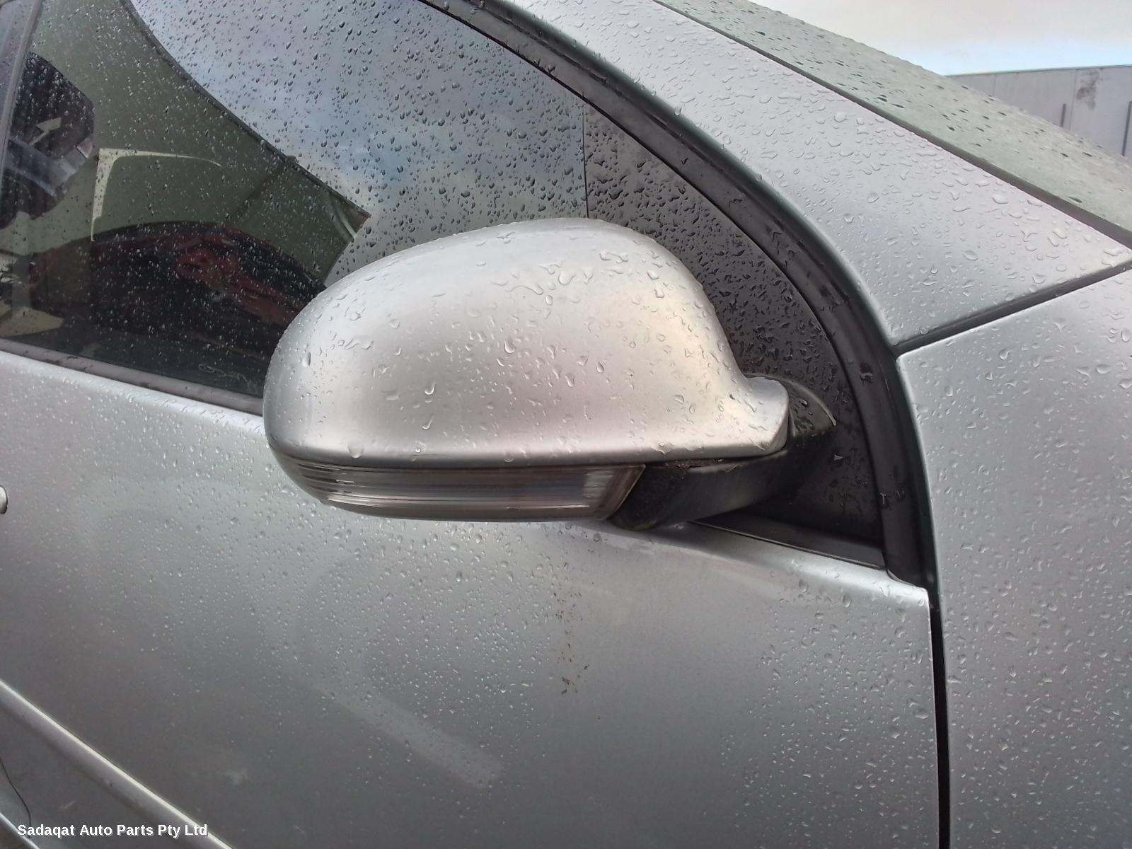 Volkswagen Golf Right Guard