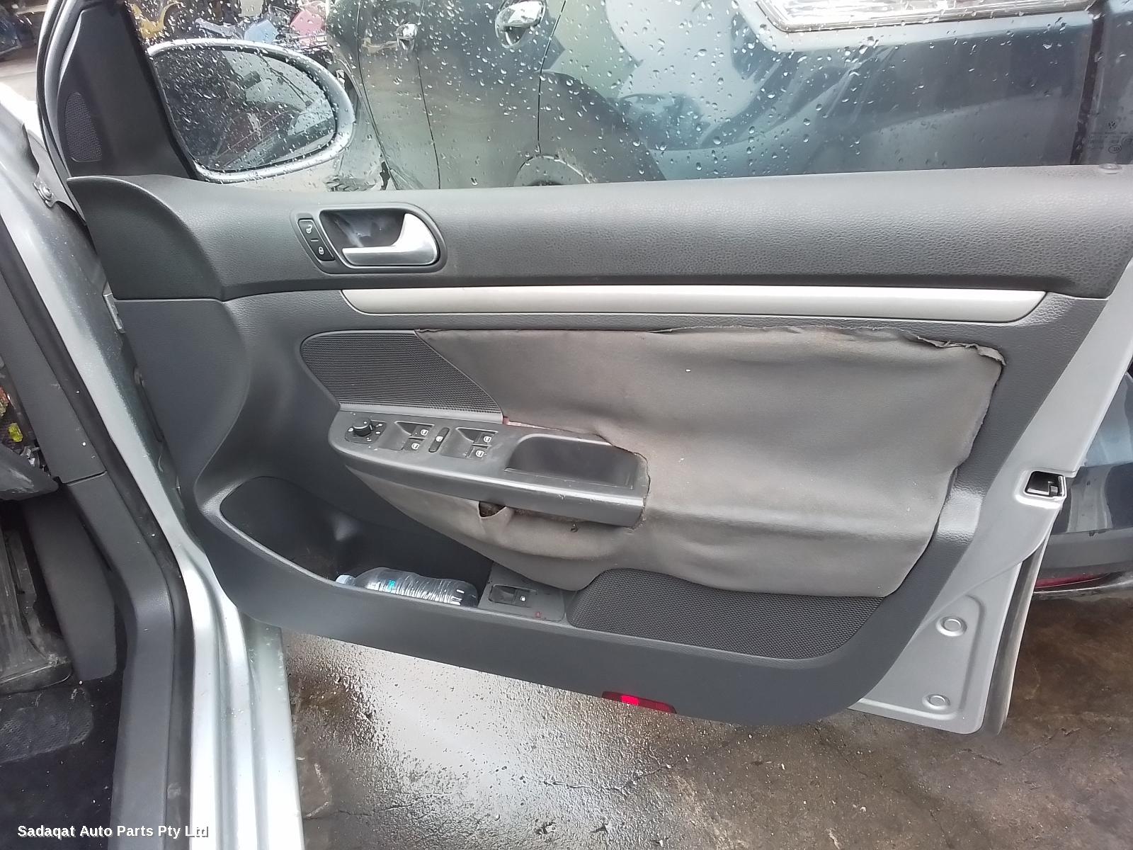 Volkswagen Golf Right Guard