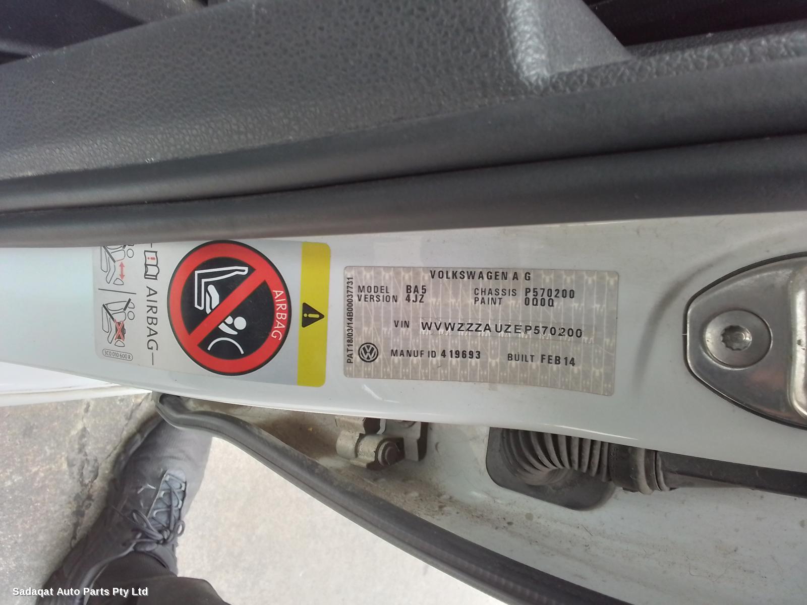 Volkswagen Golf Left Front Door