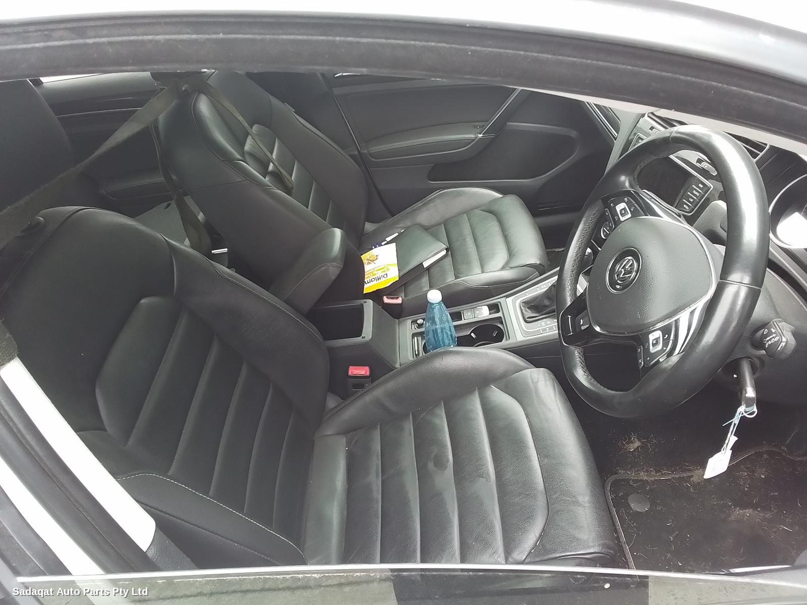 Volkswagen Golf Left Front Door