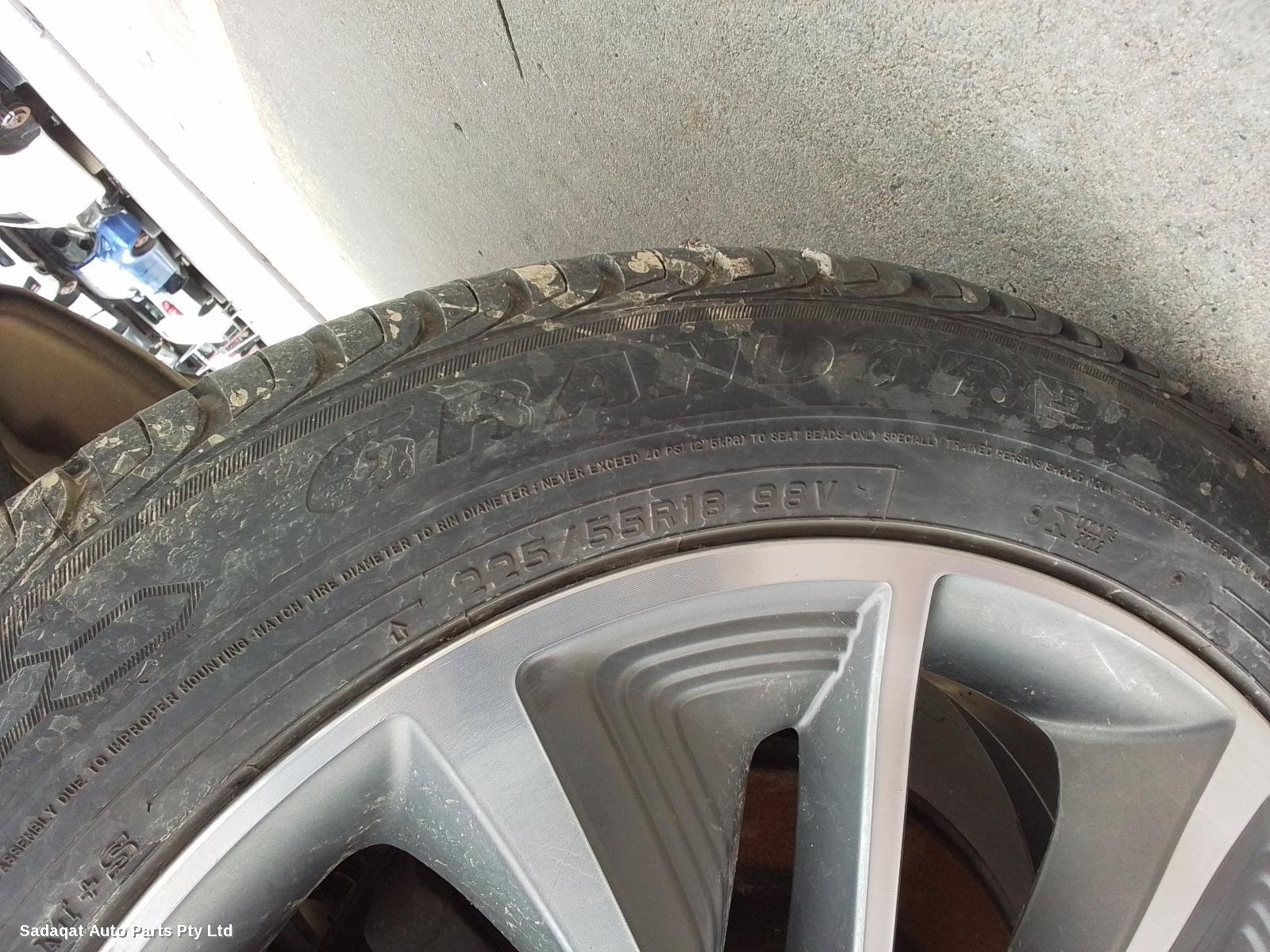 Hyundai Tucson Right Guard