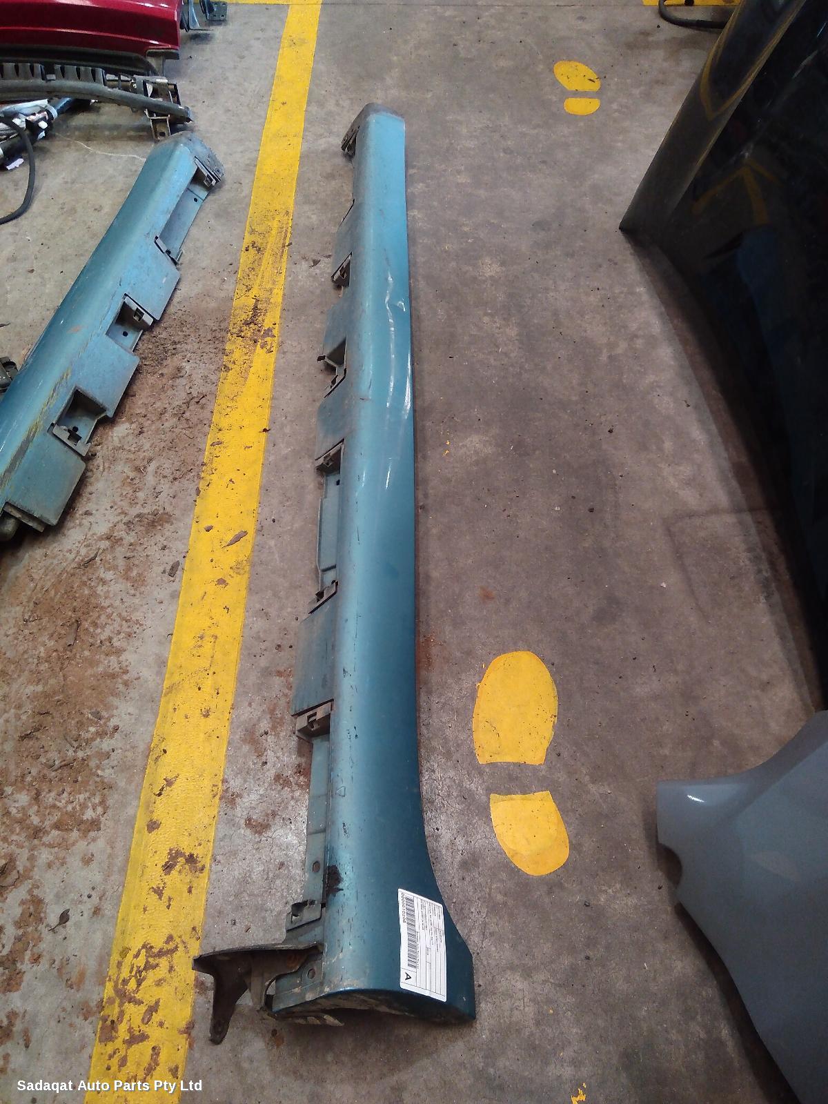 Toyota Aurion Side Step/skirt