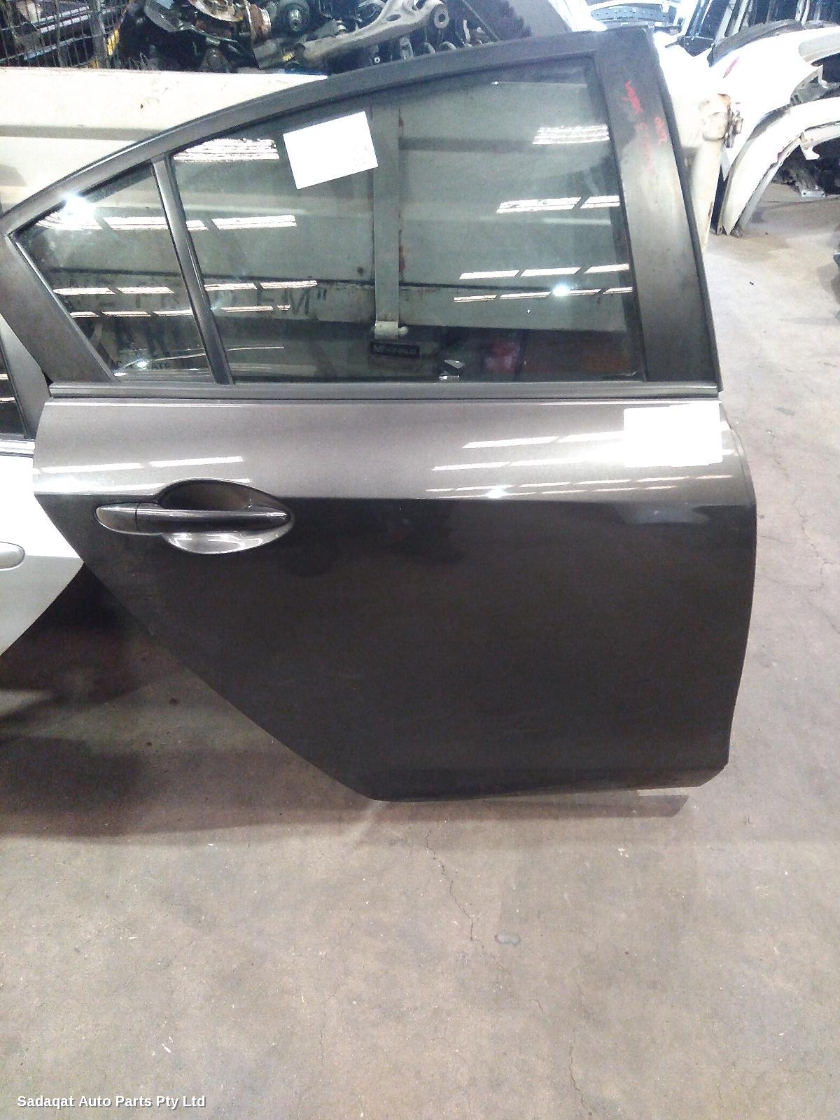 Mazda 3 Right_rear_door_sliding