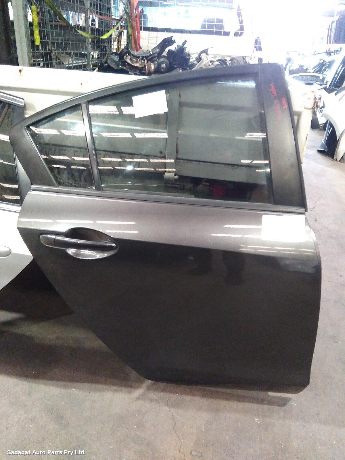 Mazda 3 Right_rear_door_sliding