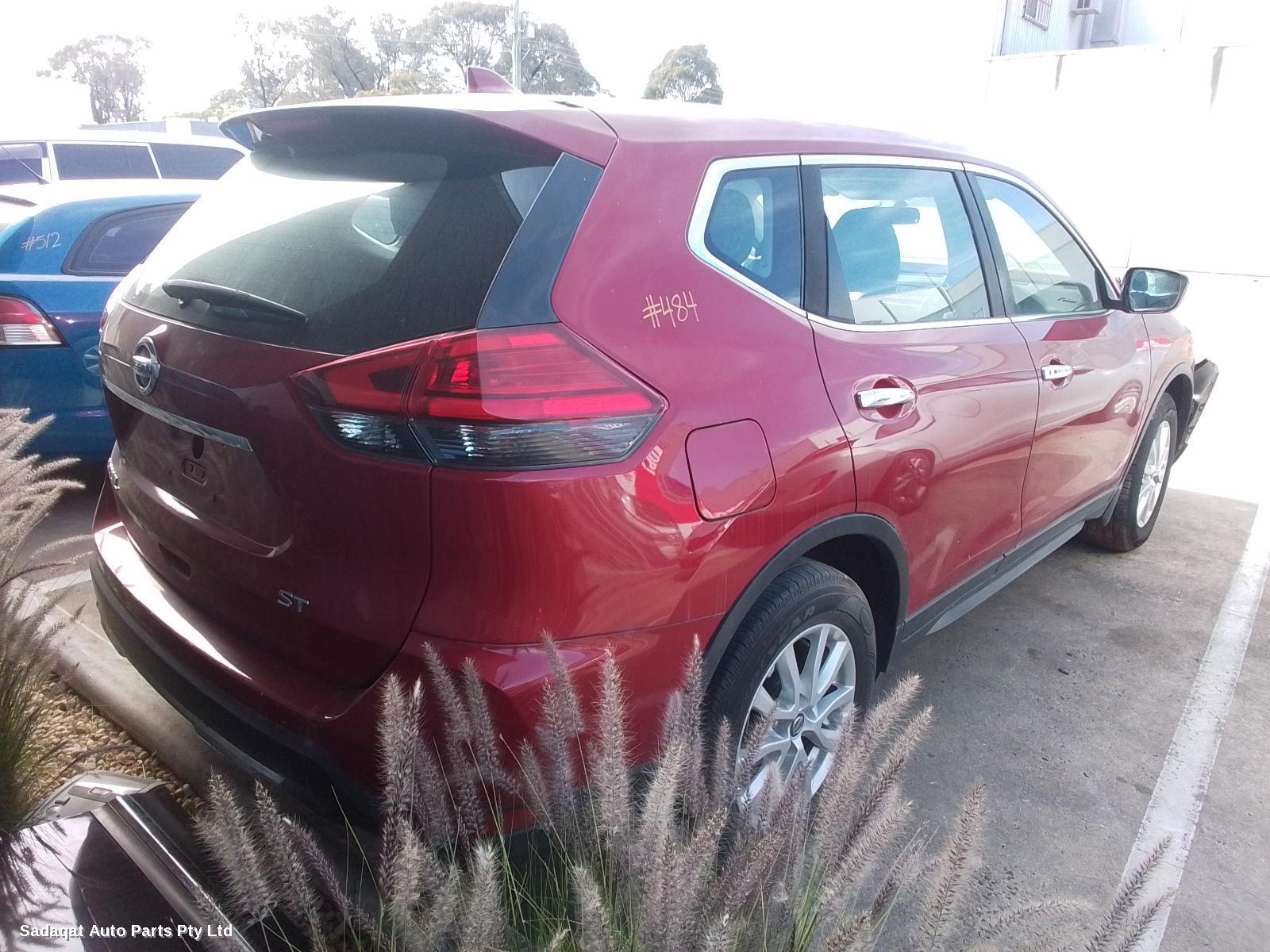 Nissan Xtrail Right Taillight