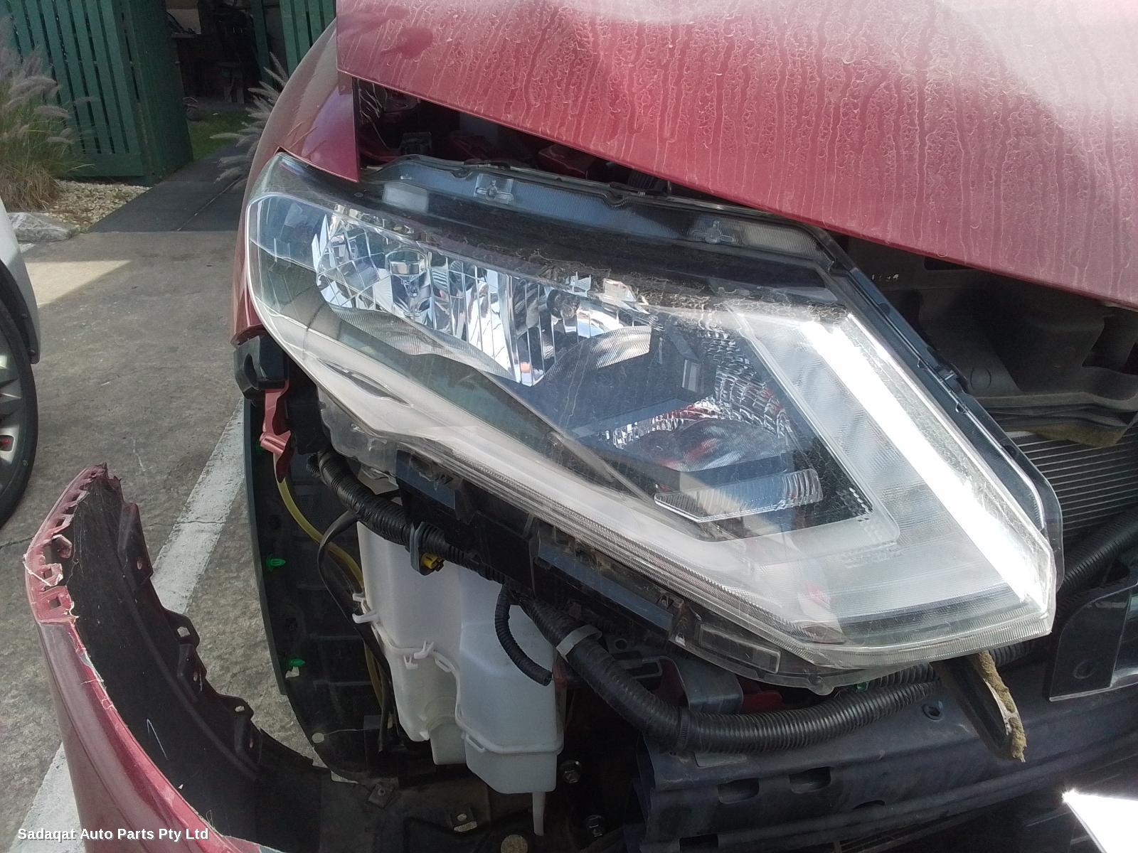 Nissan Xtrail Right Taillight