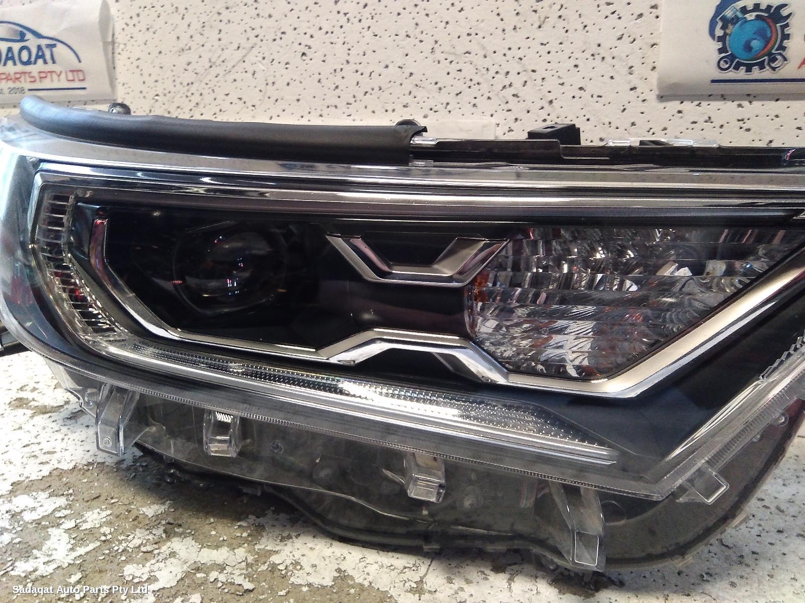 Toyota Rav4 Right Headlamp