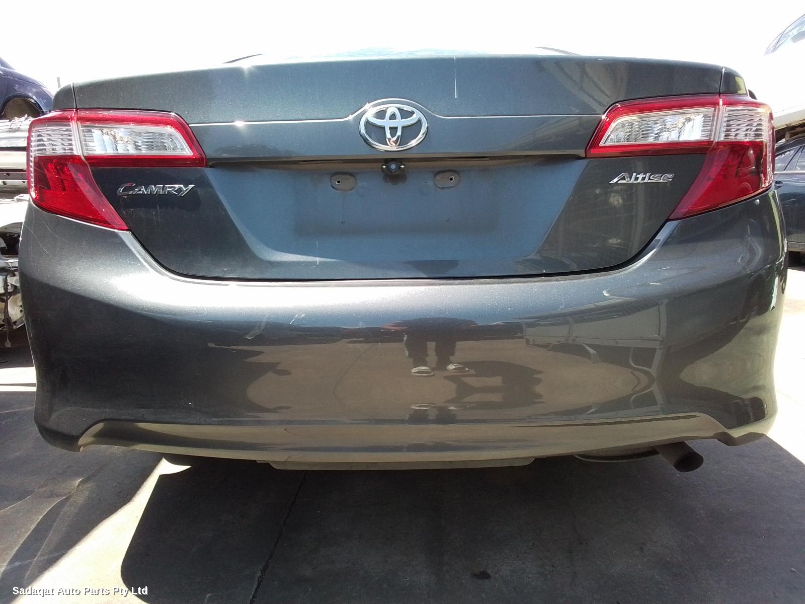 Toyota Camry Left Taillight