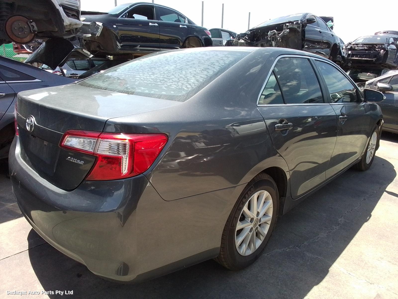 Toyota Camry Left Taillight