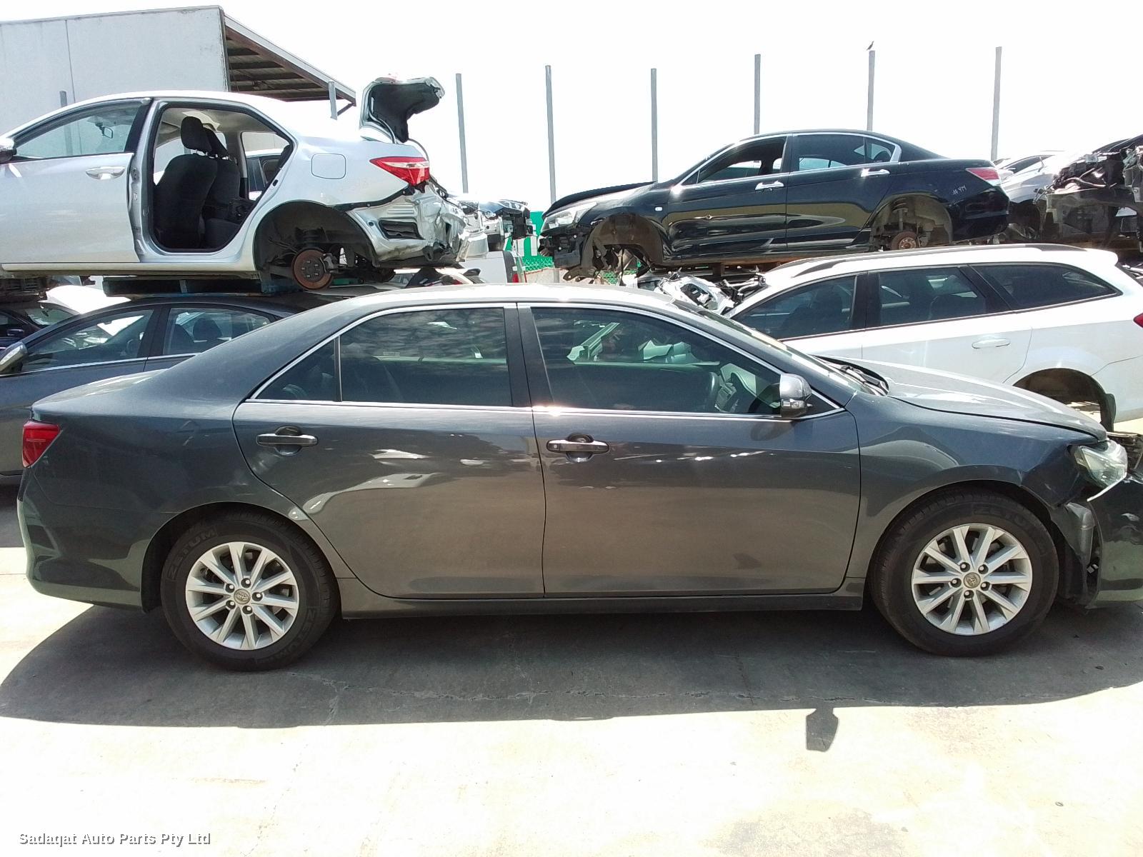 Toyota Camry Left Taillight