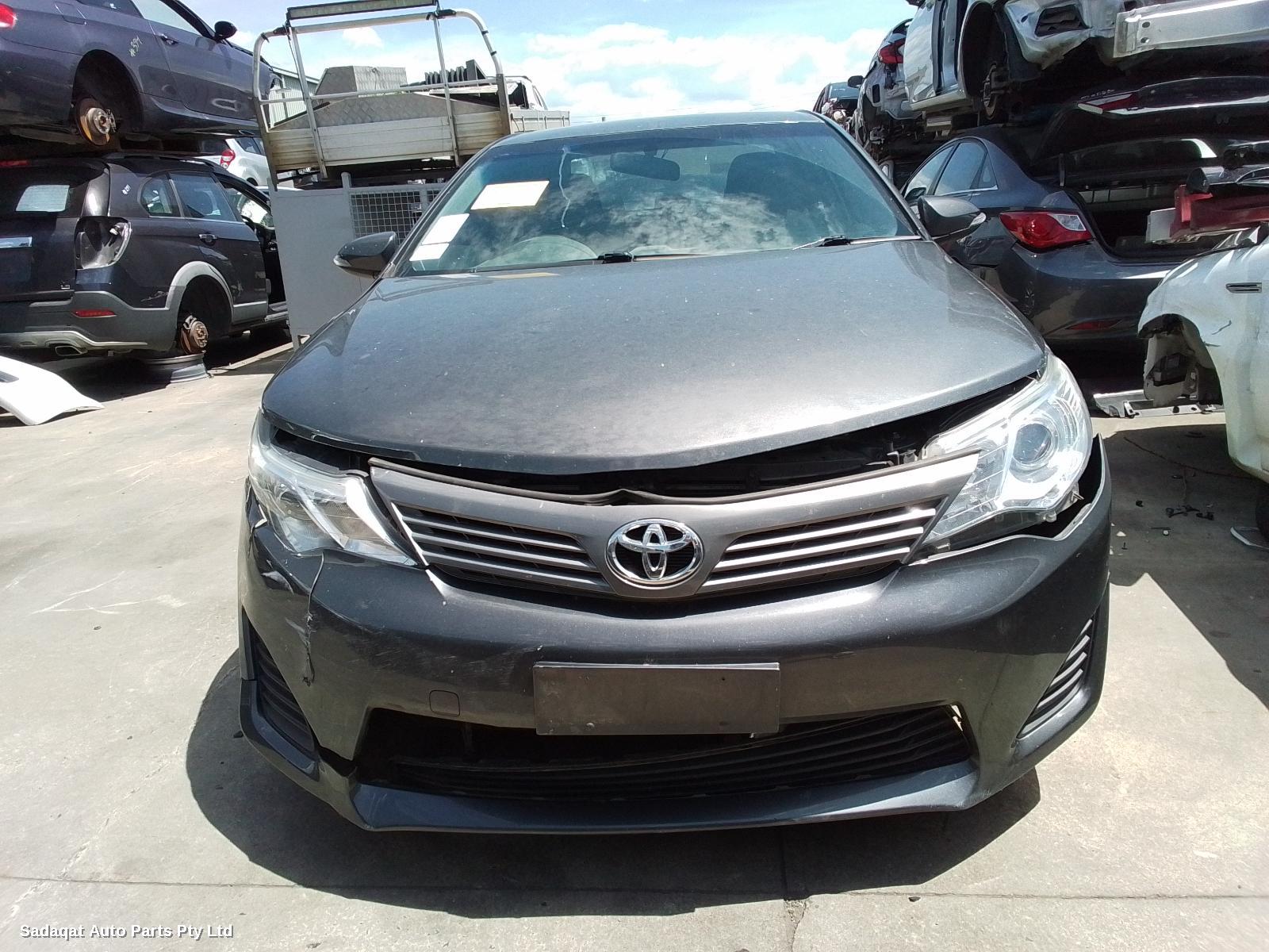 Toyota Camry Left Taillight