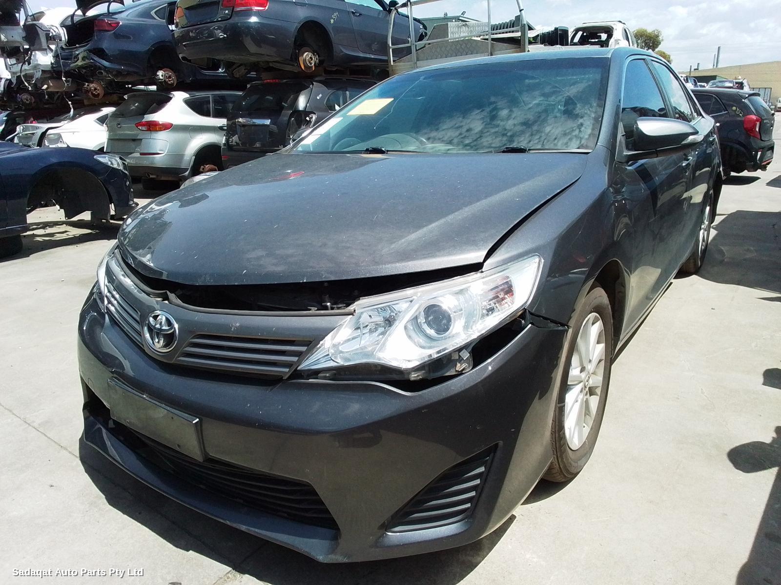 Toyota Camry Left Taillight