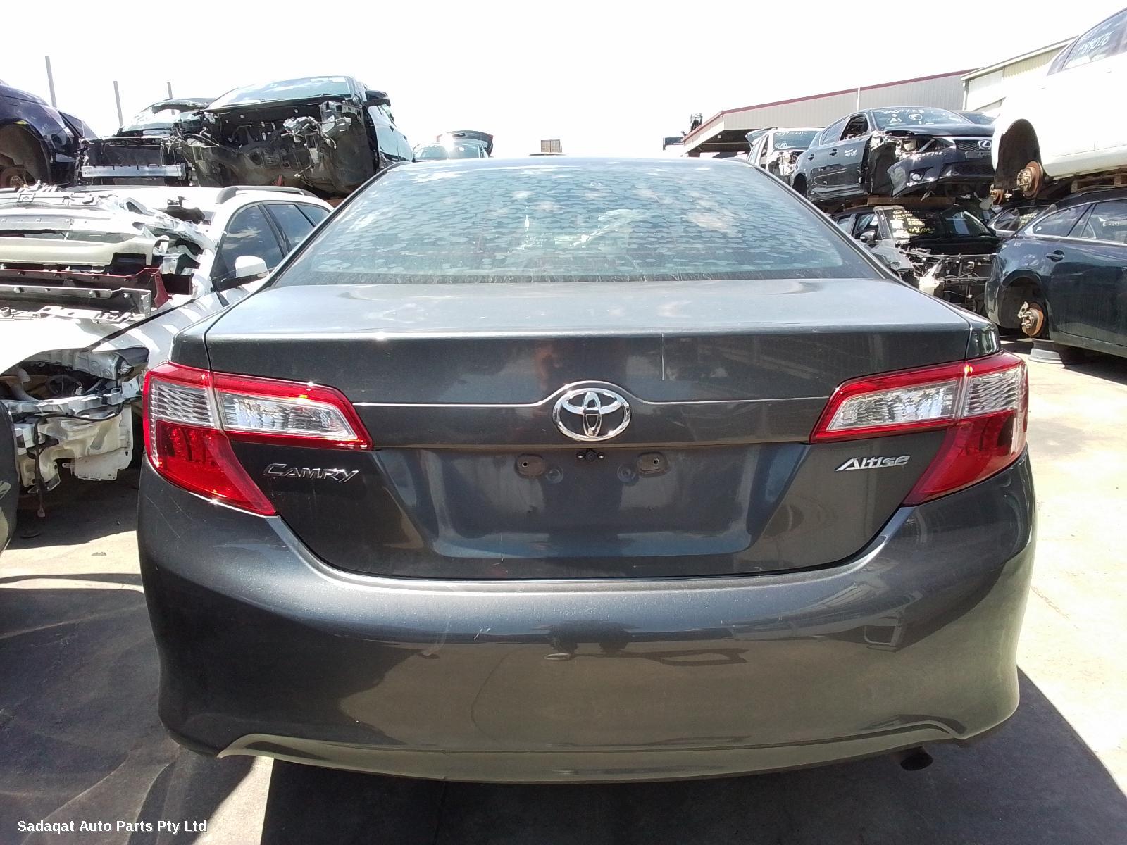 Toyota Camry Left Taillight