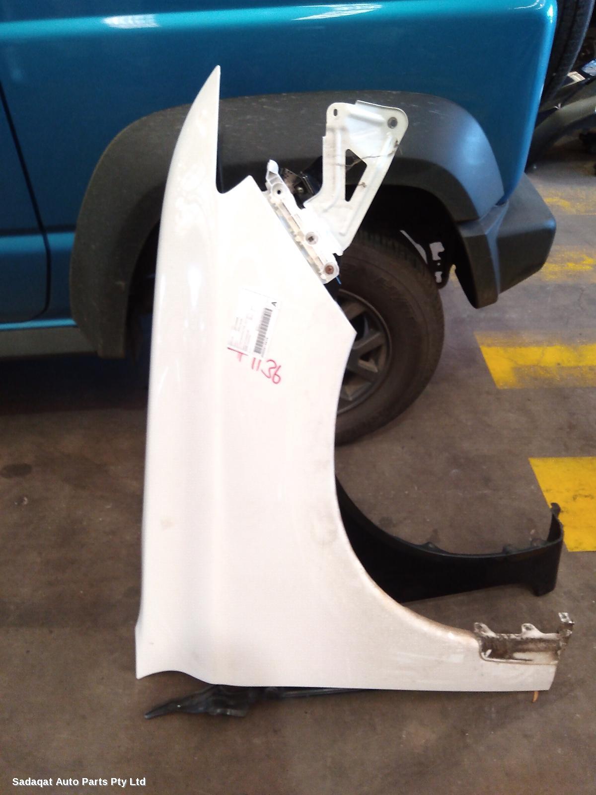 Mitsubishi Outlander Right Guard