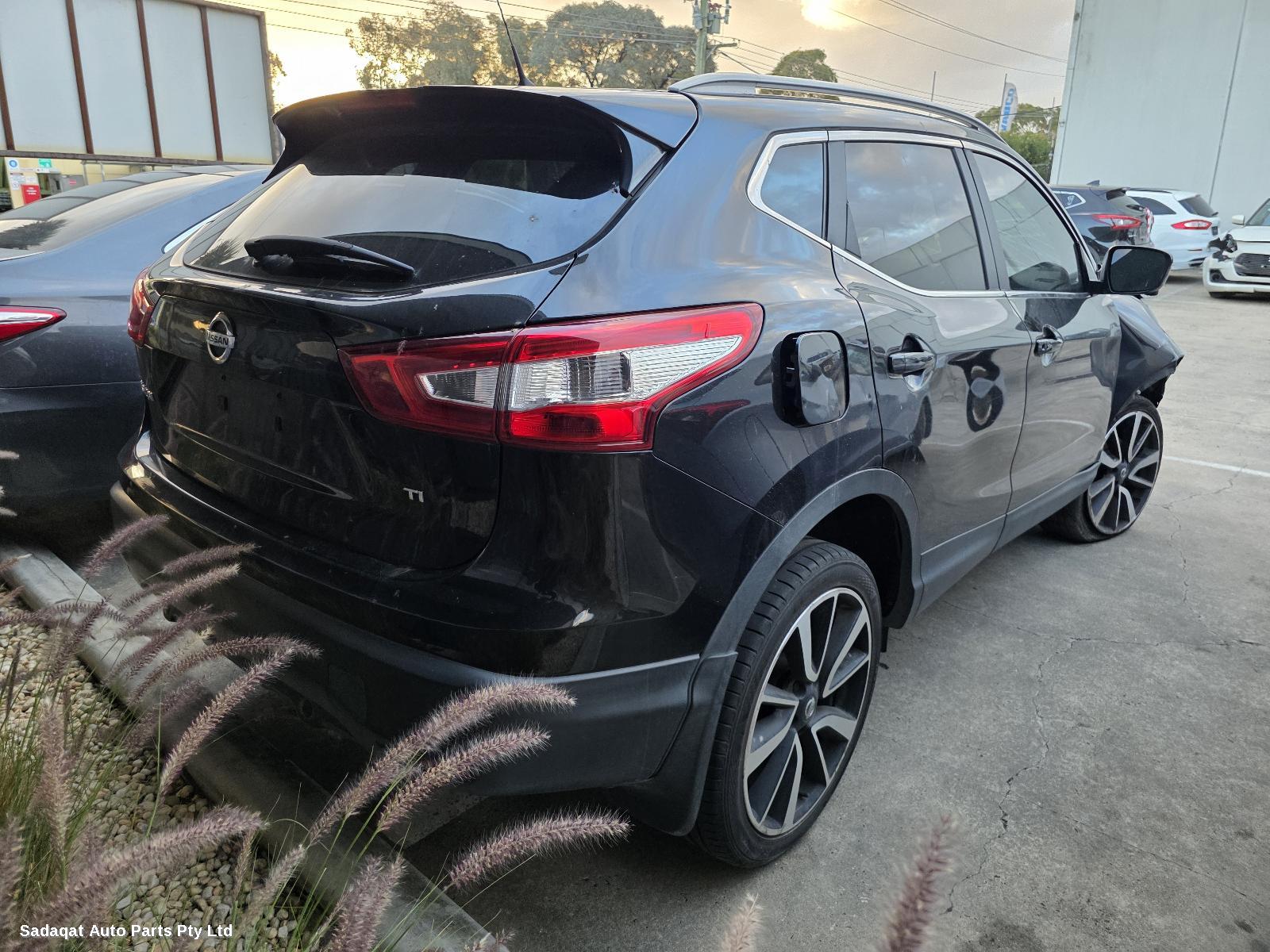 Toyota Camry Rear Garnish