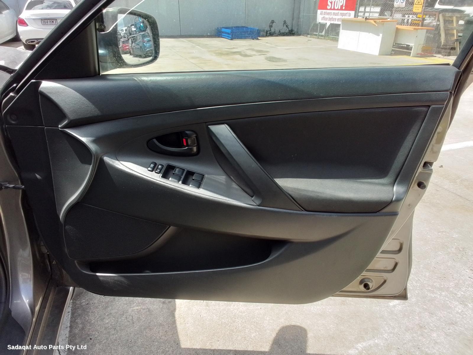 Toyota Camry Rear Garnish