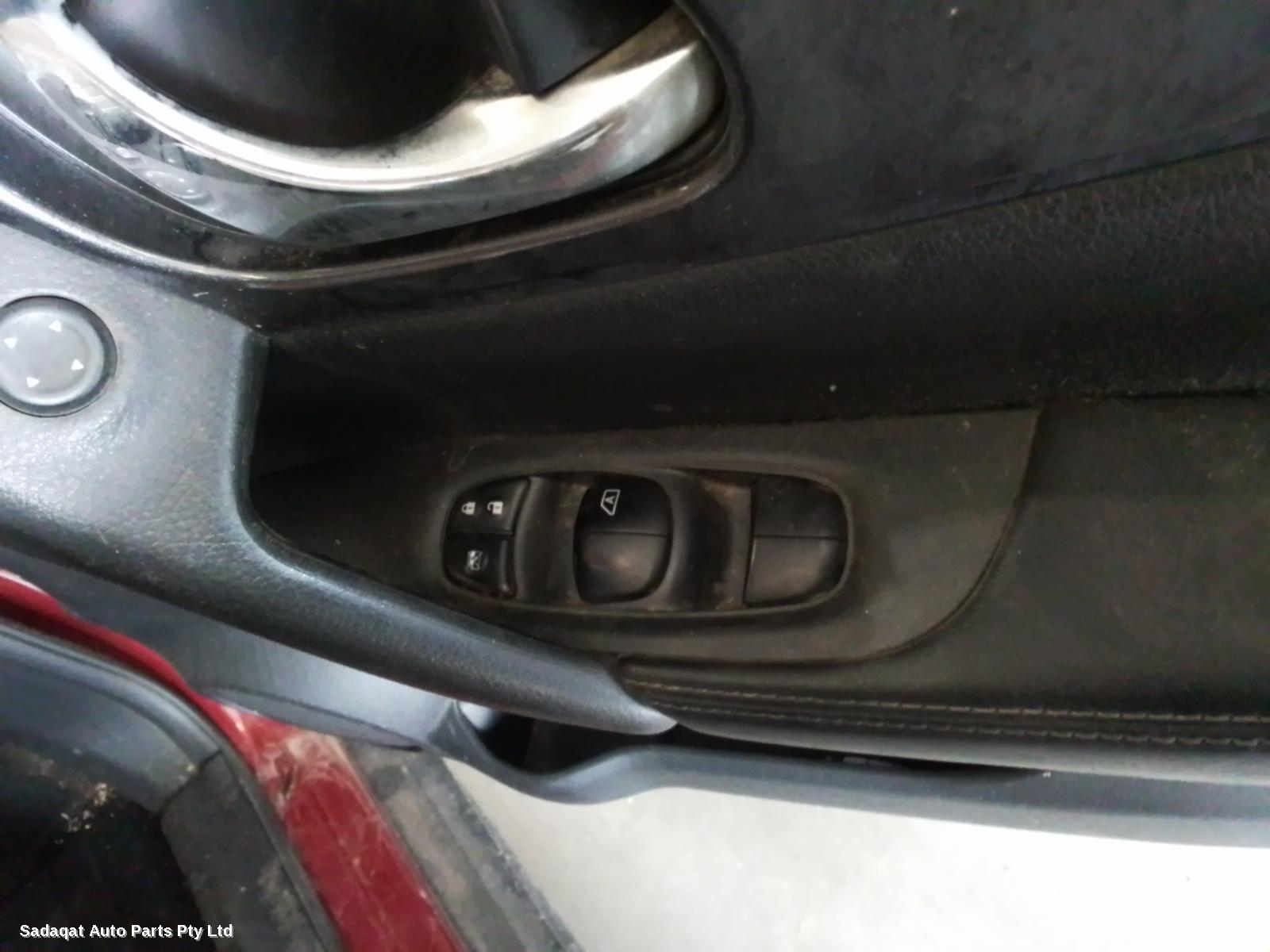 Nissan Xtrail Right Front Door