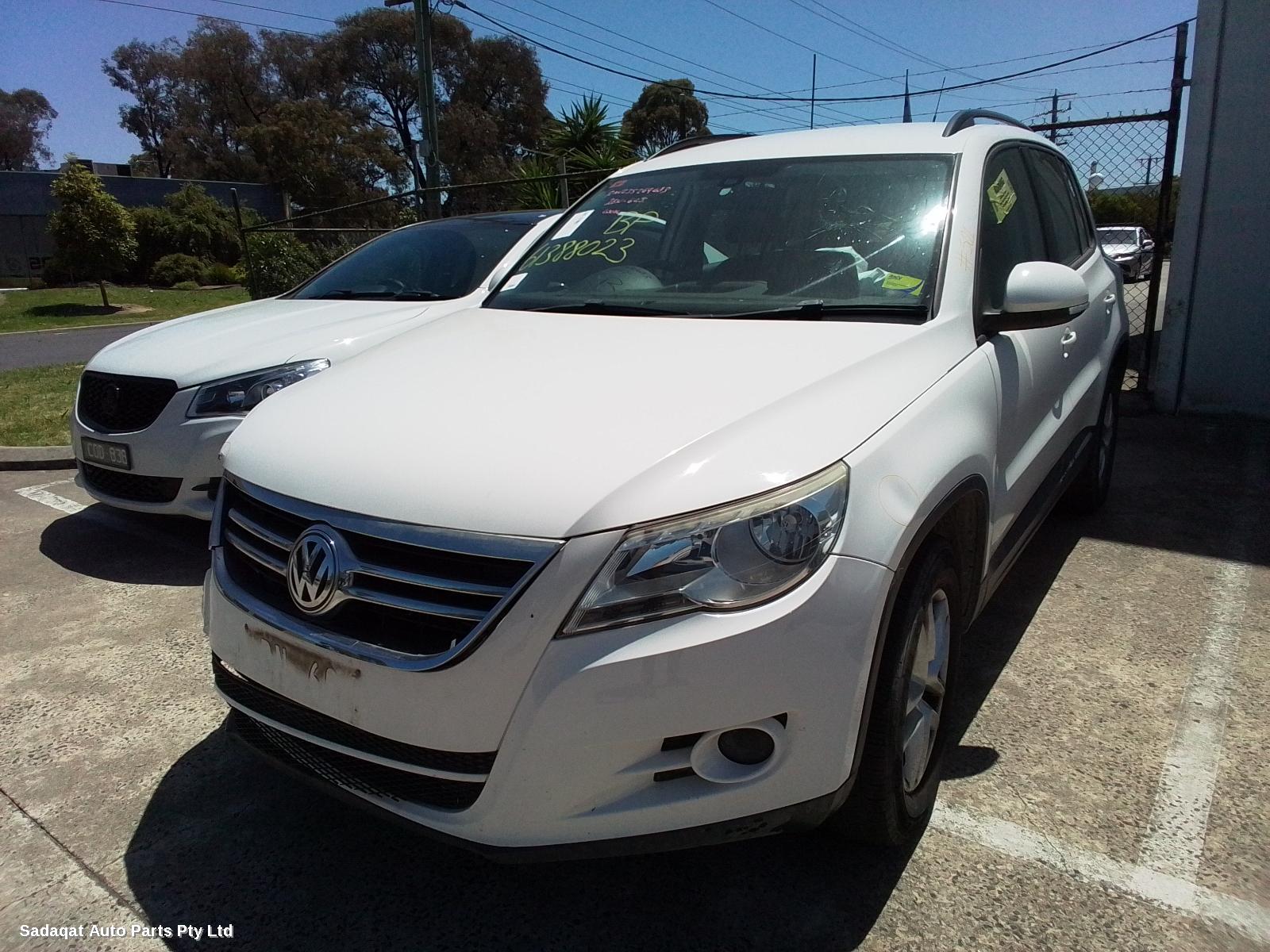 Volkswagen Tiguan Right Taillight