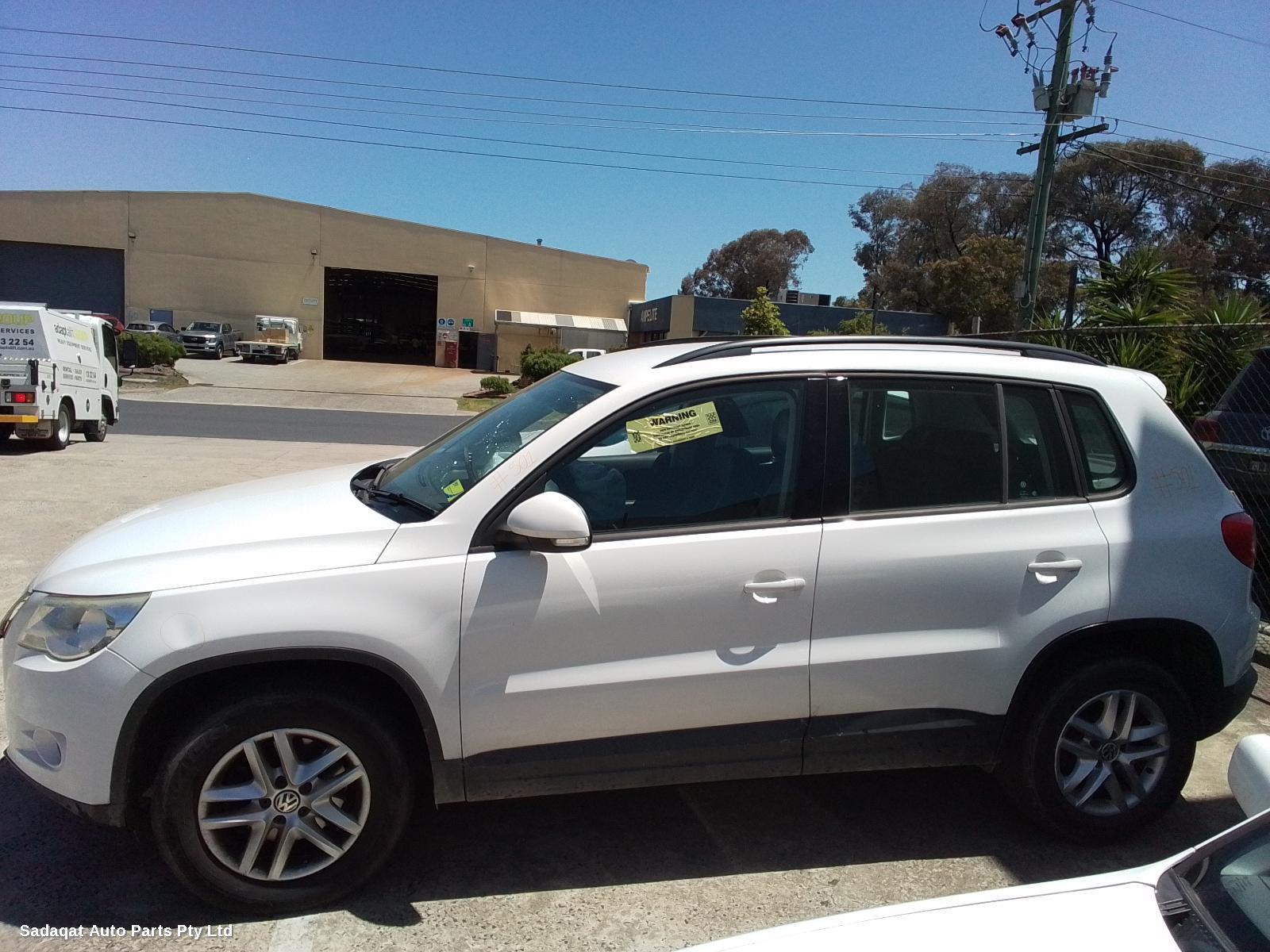 Volkswagen Tiguan Right Taillight
