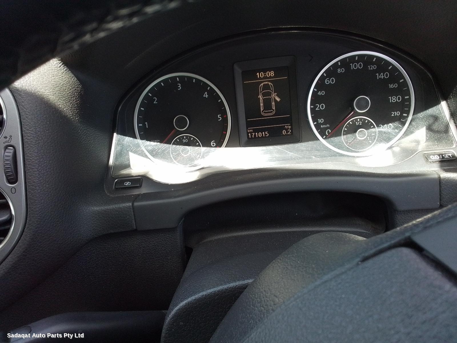 Volkswagen Tiguan Right Taillight