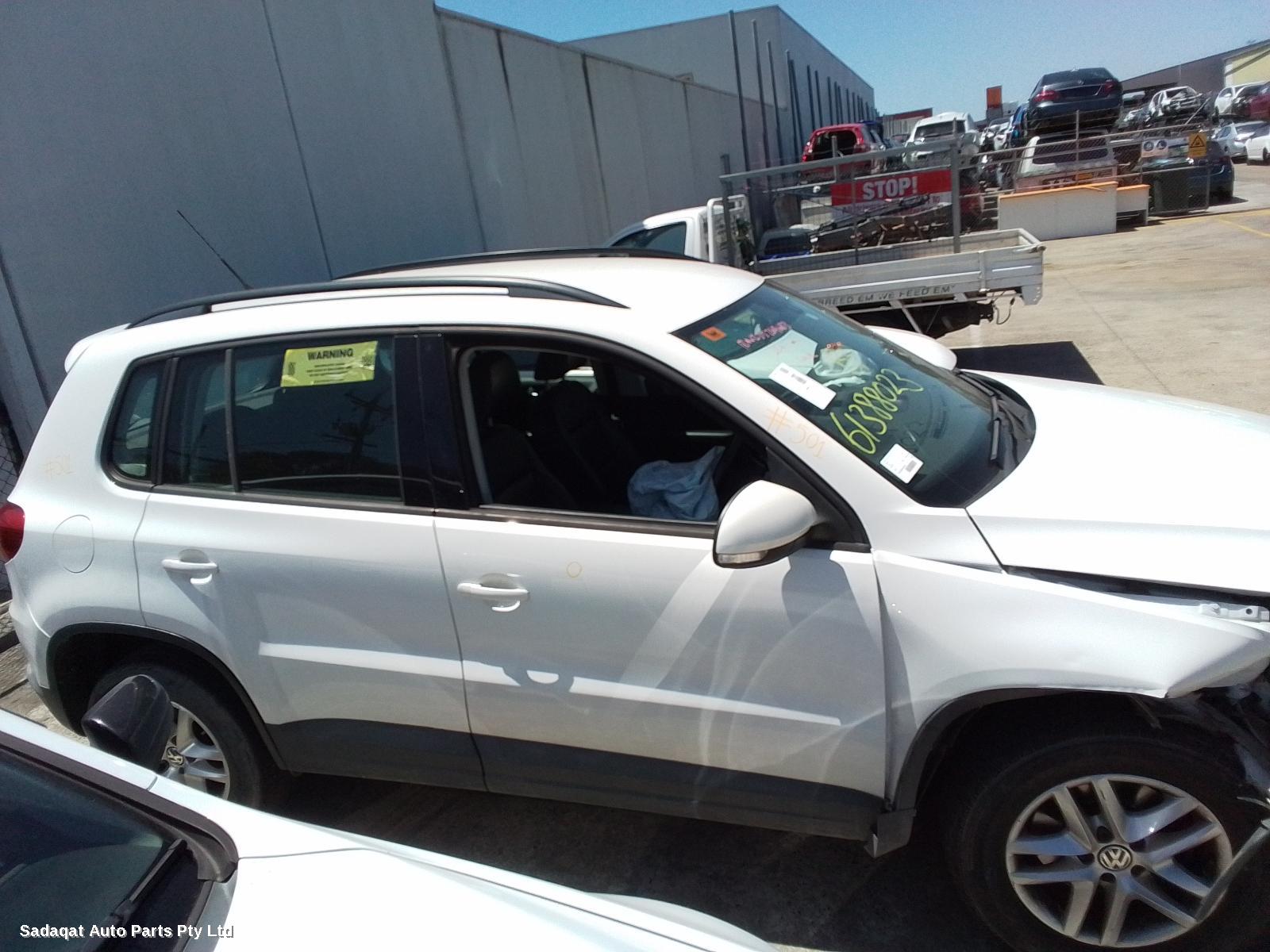 Volkswagen Tiguan Right Taillight