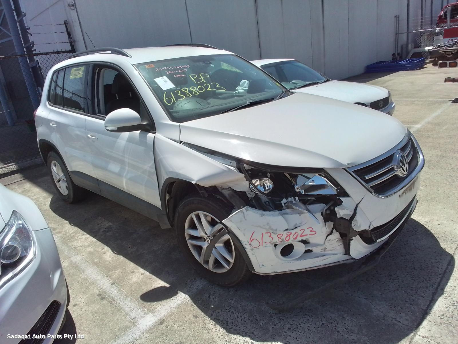 Volkswagen Tiguan Right Taillight