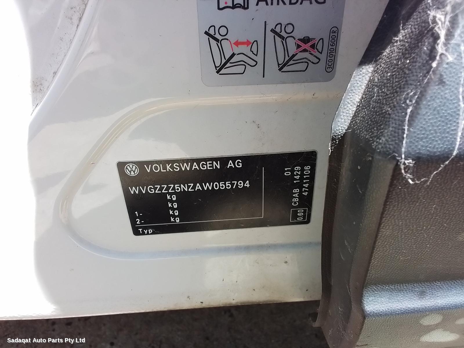 Volkswagen Tiguan Right Taillight